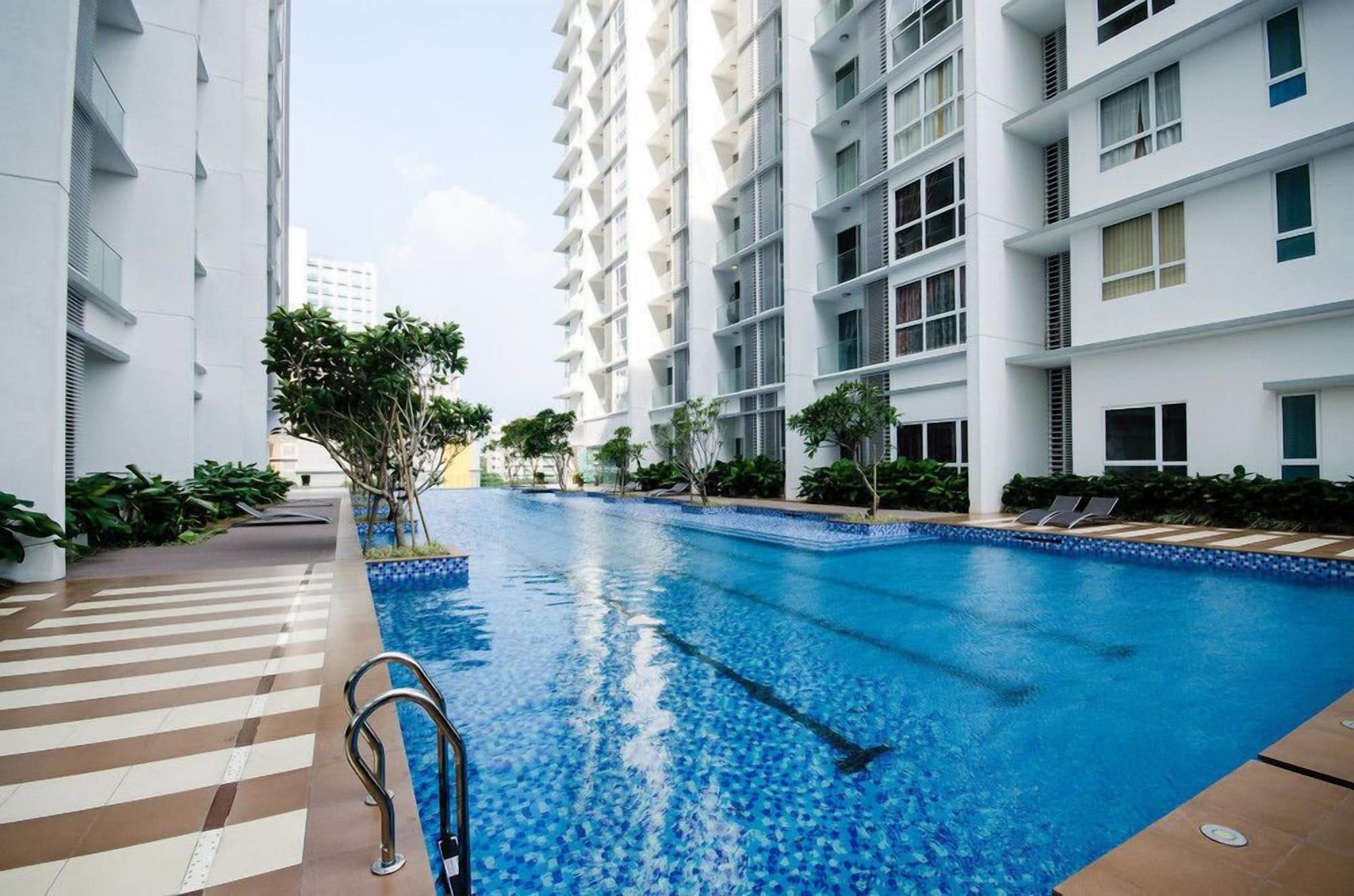 Vista Piscina Five Senses Suite at M Suite KLCC