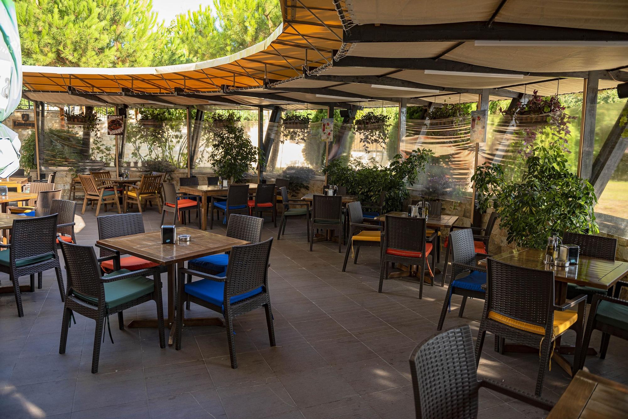 Restaurant Menada Luxor Apartments
