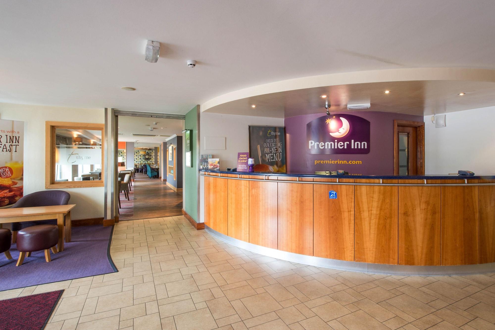 Vista Lobby Premier Inn Poole North