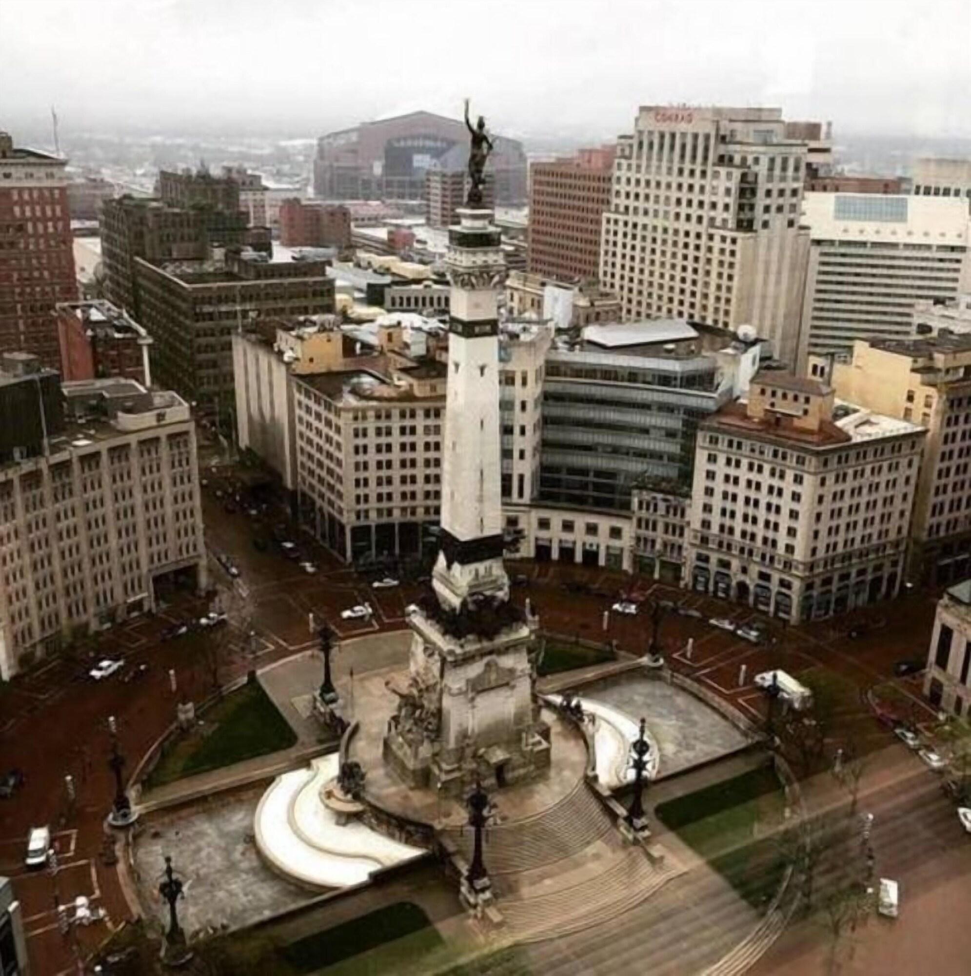 Vista Exterior CozySuites TWO Stylish Apts Monument Cir