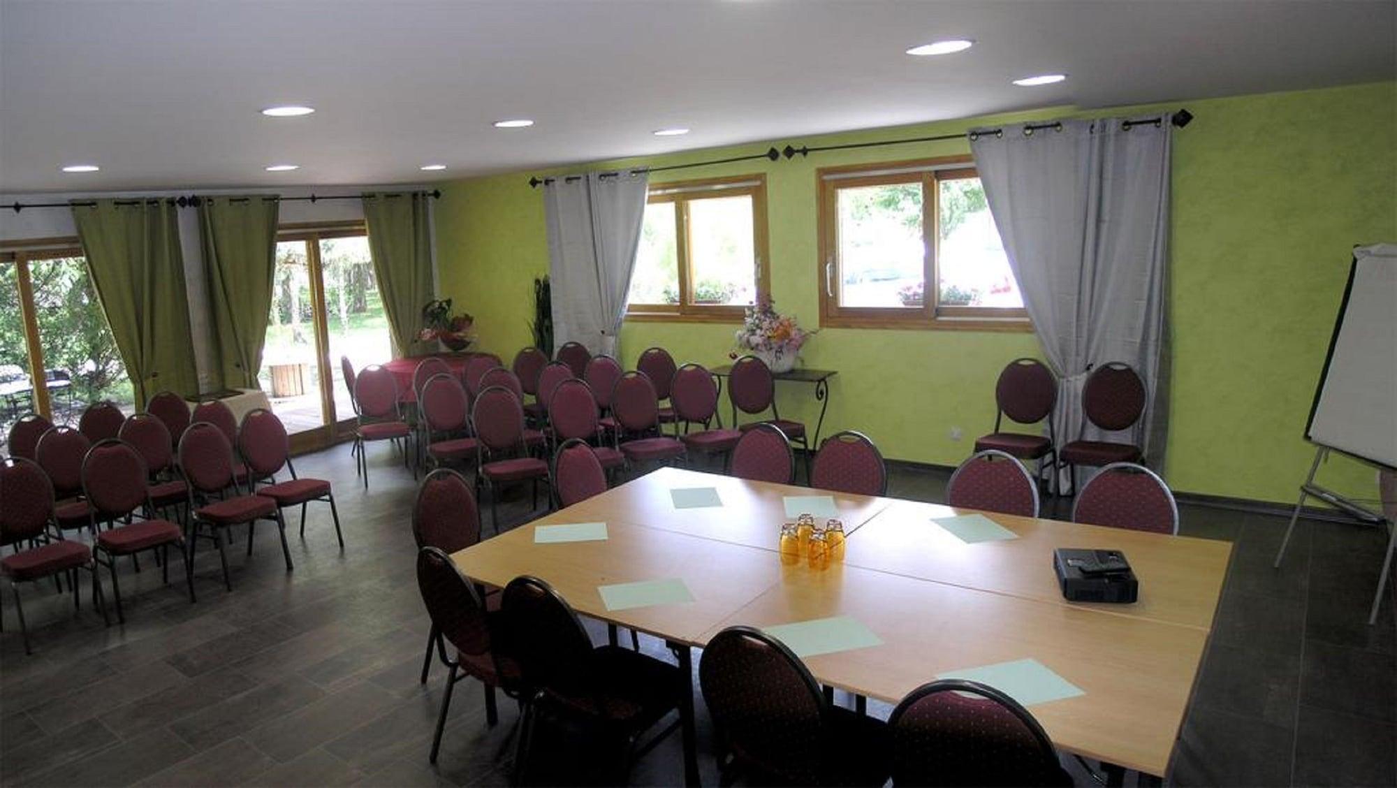 Sala de Reuniones Hôtel Le Lac