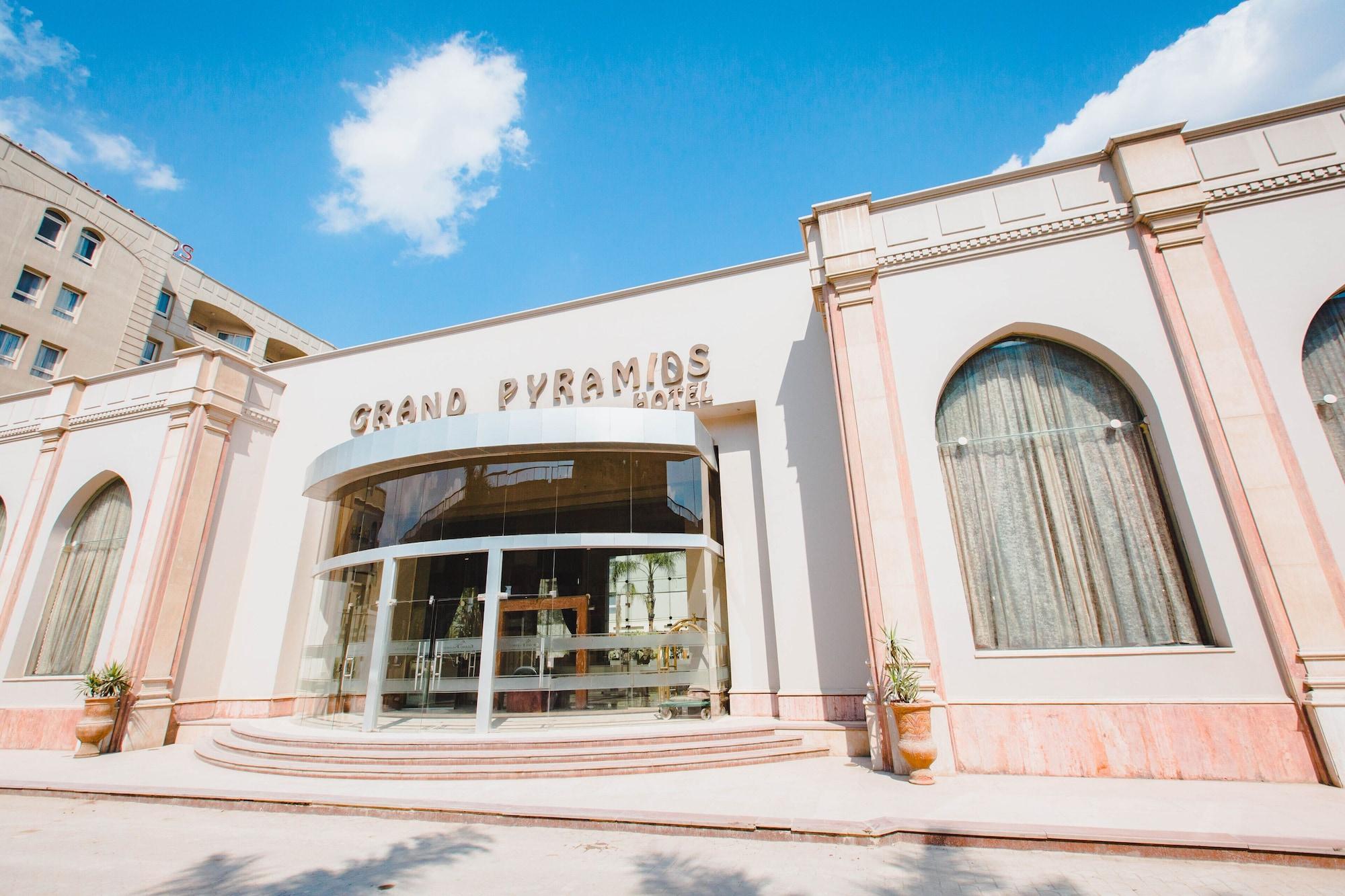 Vista Exterior Grand Pyramids Hotel