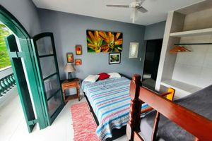 Alquiler Vacacional - Sobrado Toninhas Ubatuba for up to 12 people 200 meters from the sea.