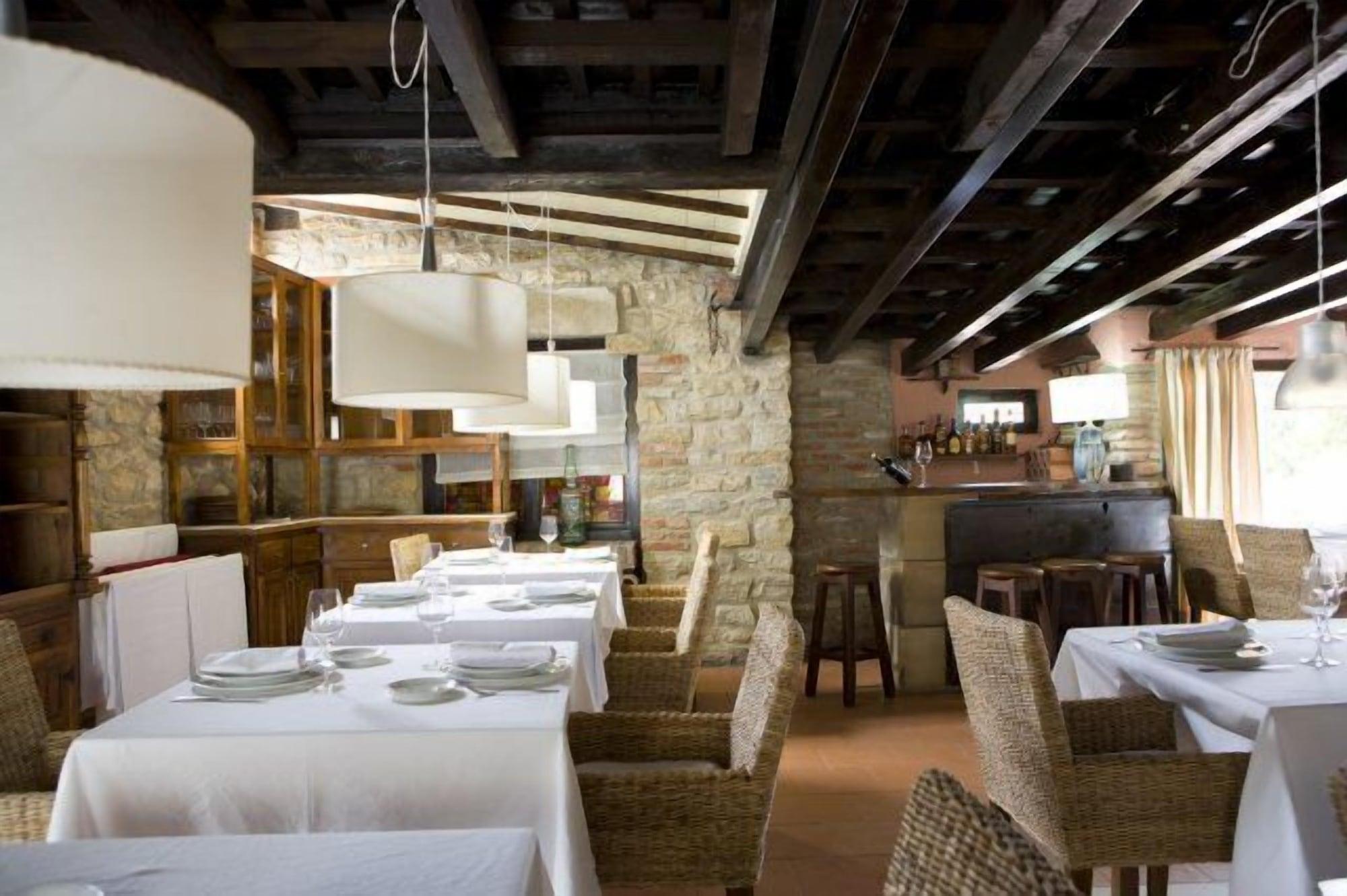 Bar/Salón Posada Santa Ana