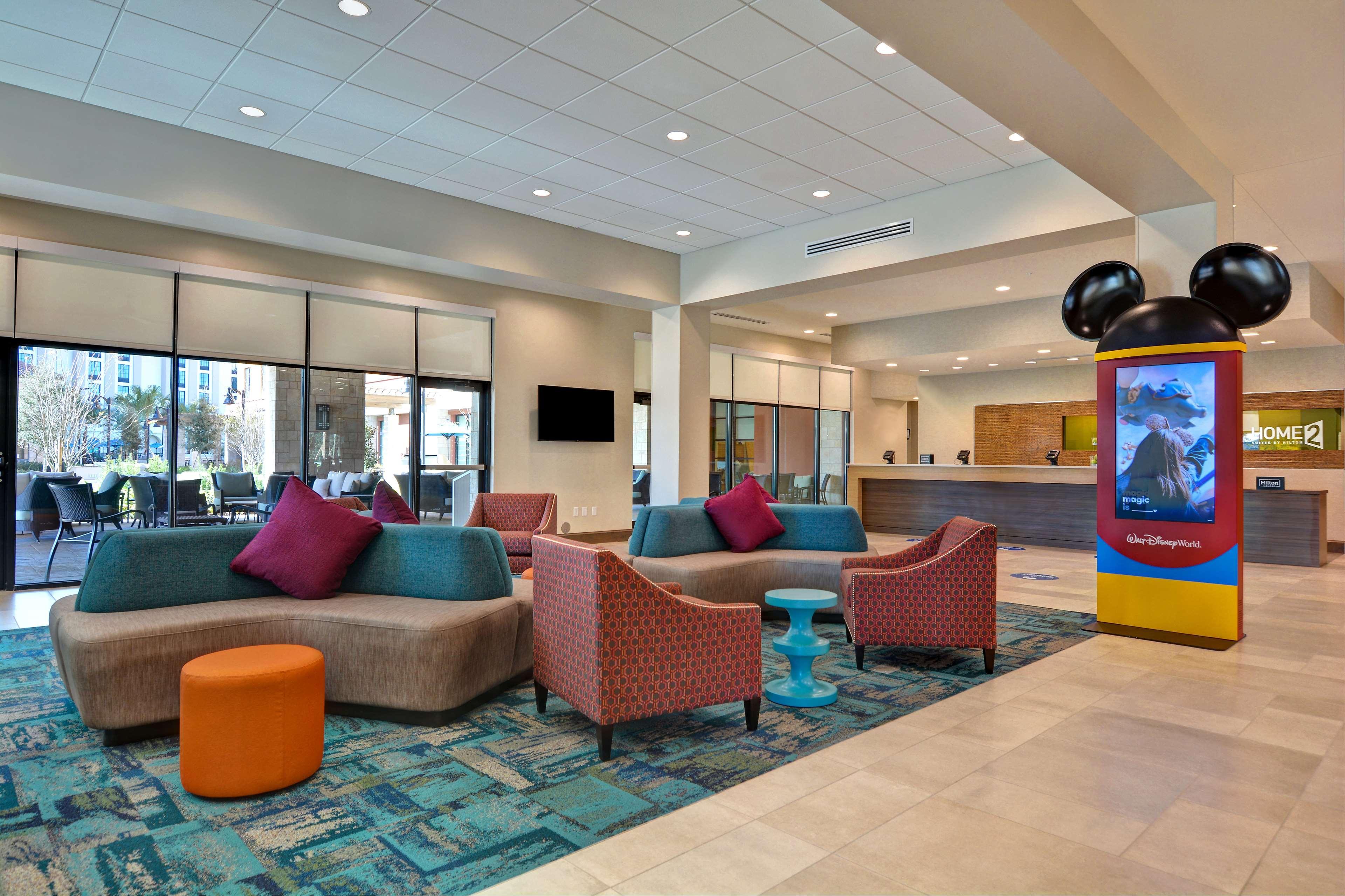 Vista Lobby Home2 Suites by Hilton Orlando at Flamingo Crossings