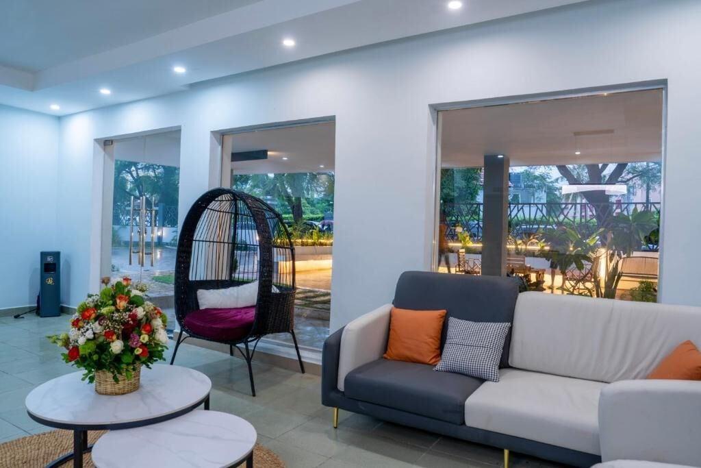 Vista Lobby No. 33 Lodge