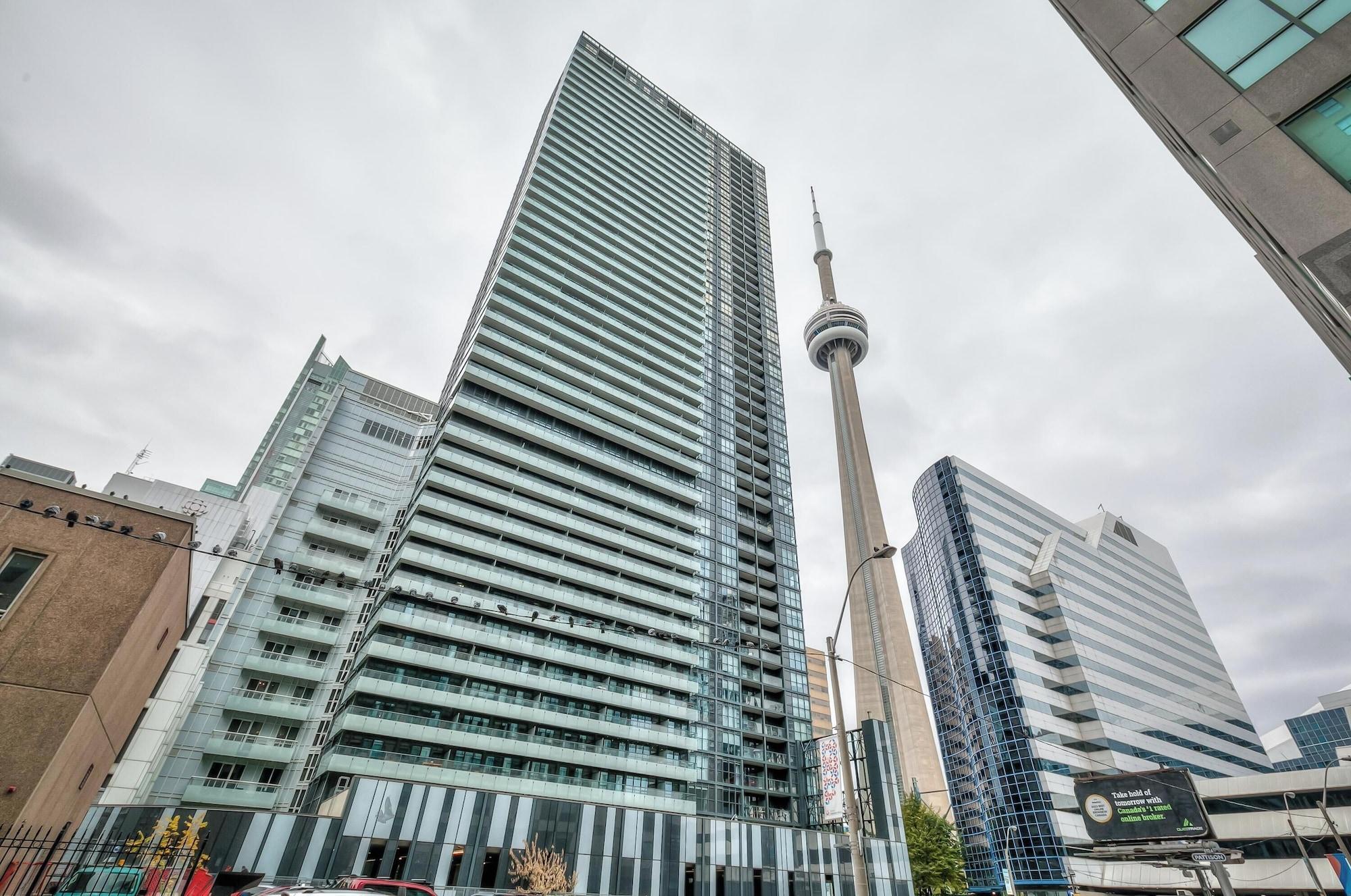 Varios Chic Downtown Suites - By CN Tower