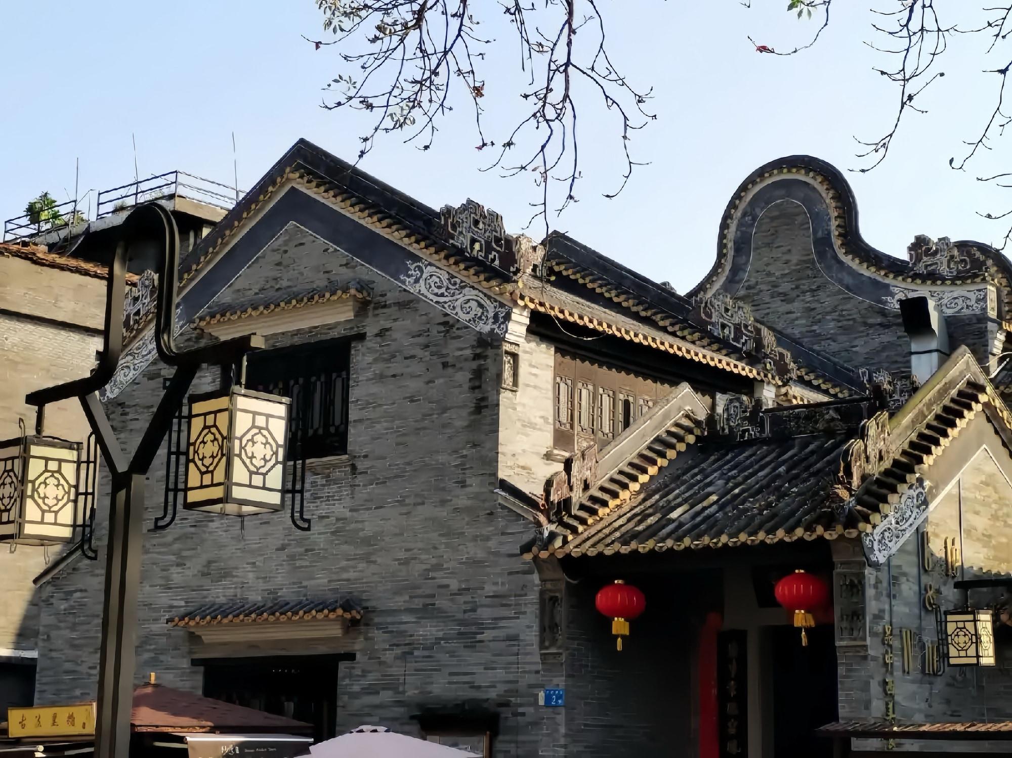 Varios Trendy Romantic Hotel Guangzhou Panyu Qiaonan Aoyuan Plaza Branch - Free Deliver Service to Canton Fair Complex During Canton Fair Period