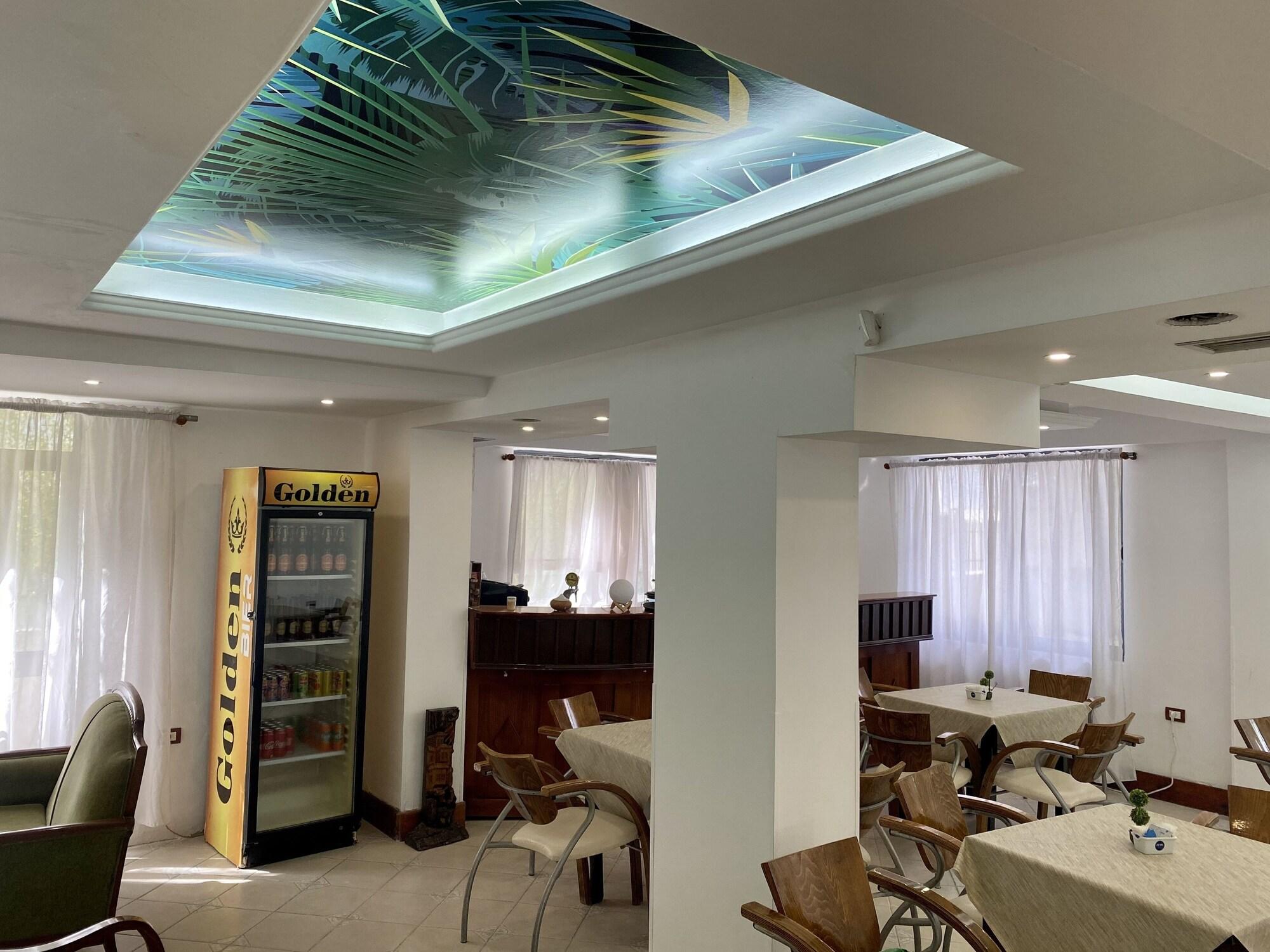 Bar/Salón Hotel Globo