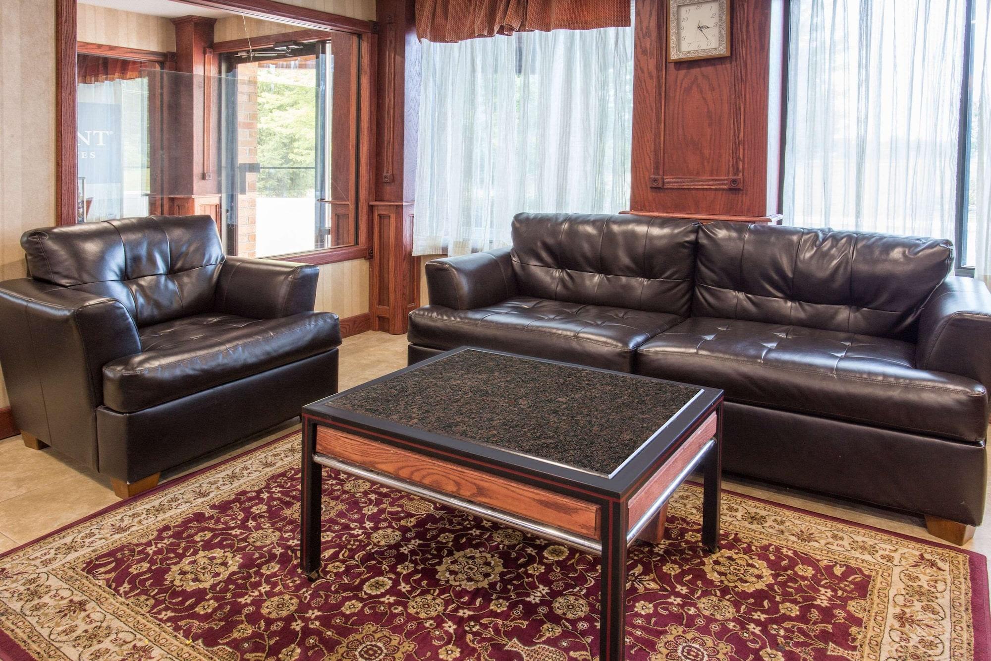Vista Lobby Baymont by Wyndham Muskegon