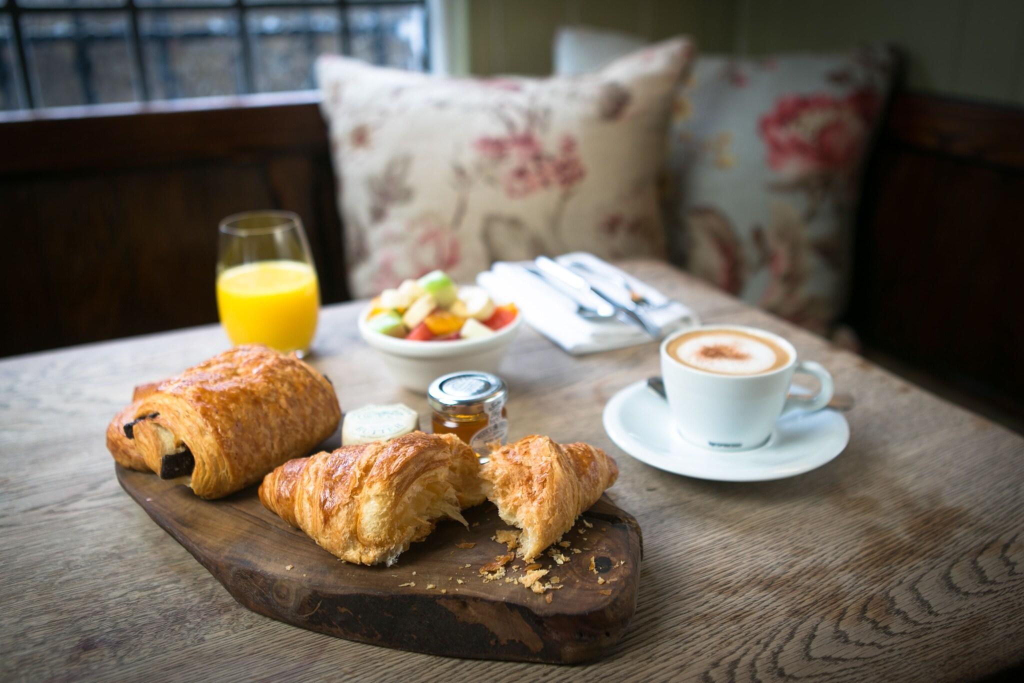 Vista Exterior Fox and Grapes