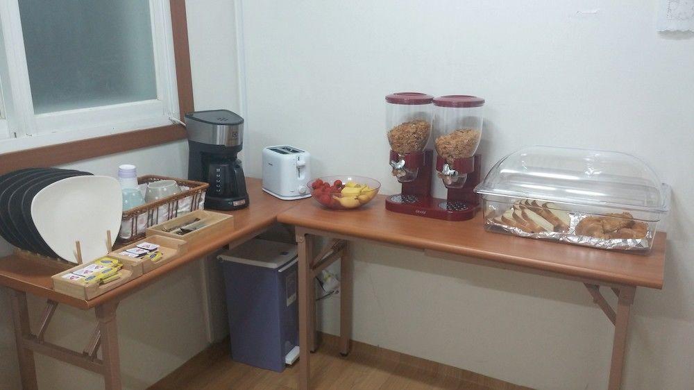 Restaurant J Story Guest House