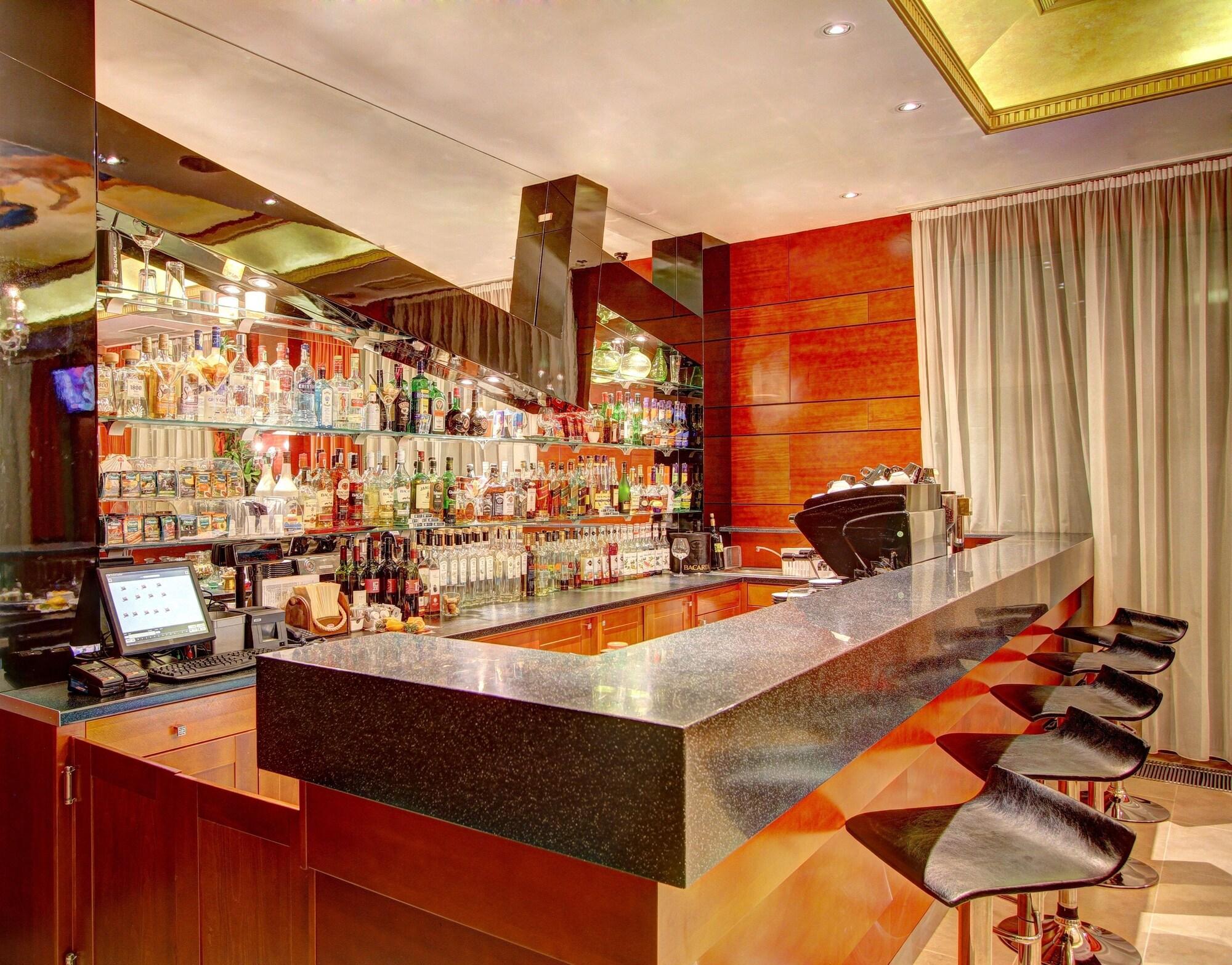 Bar/Salón Hotel Divinus