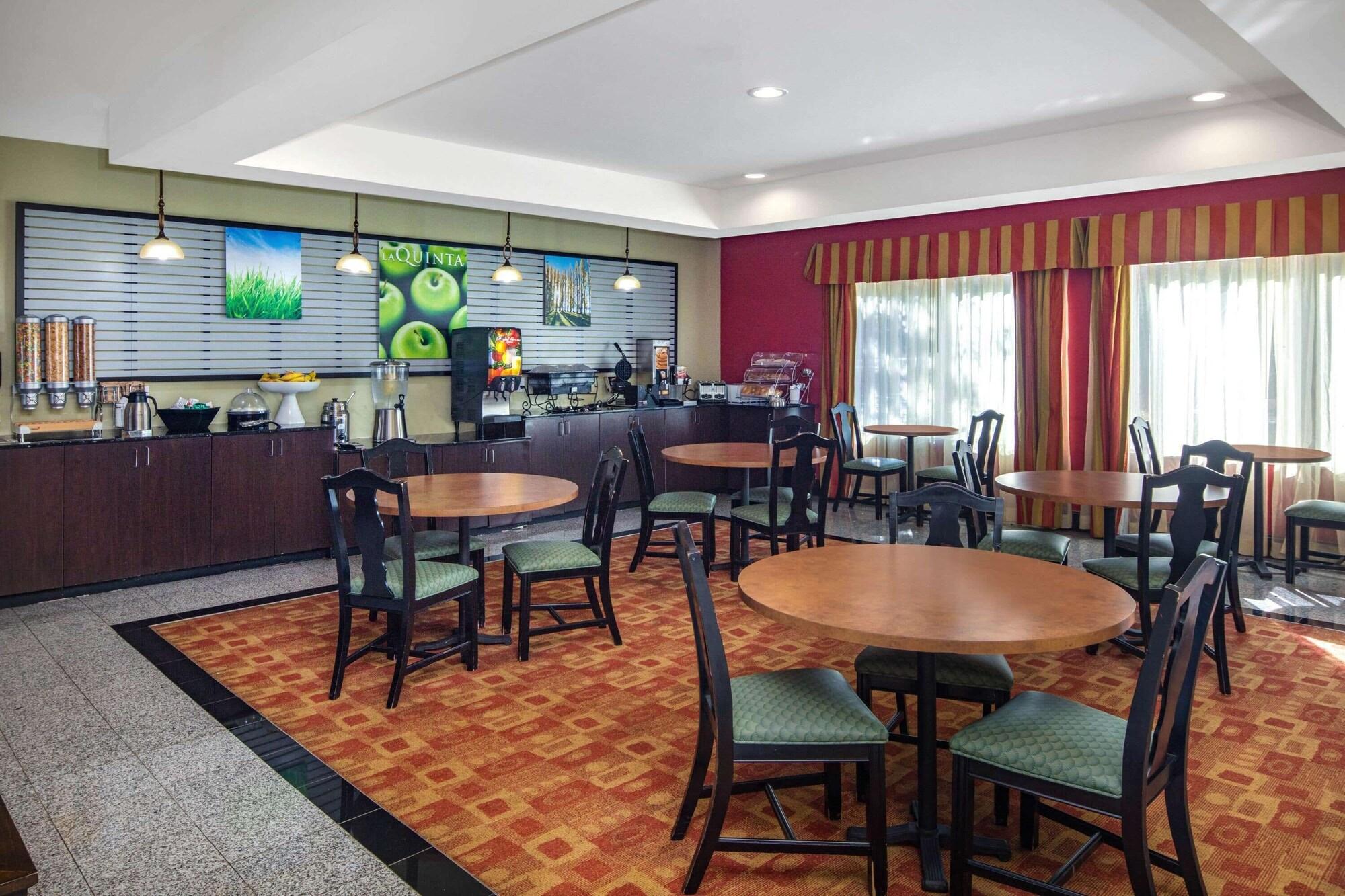 Restaurant La Quinta Inn & Suites by Wyndham Atlanta-Union City