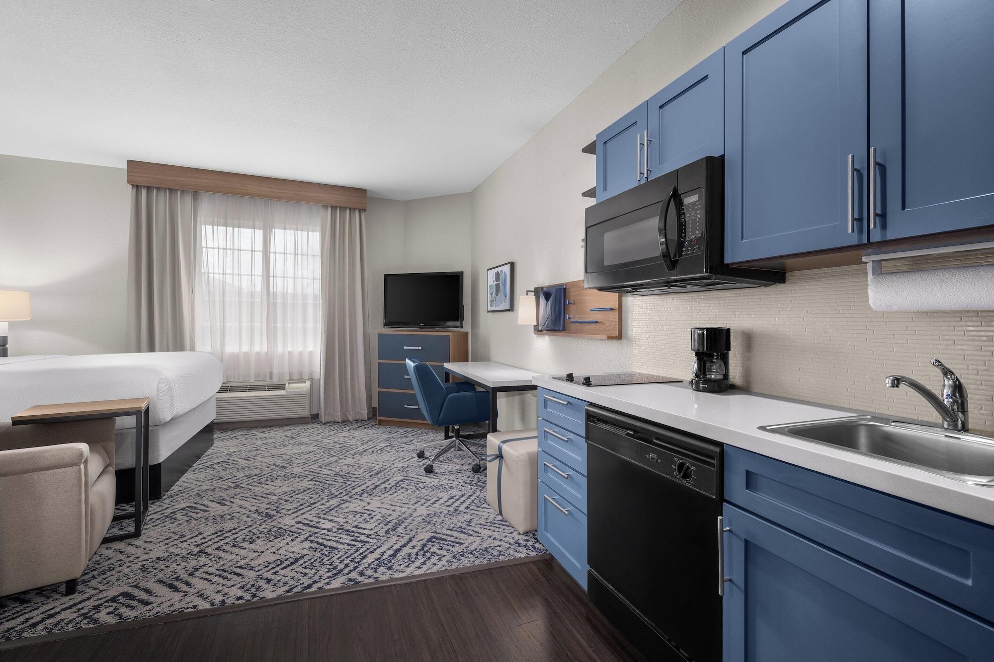 Varios Candlewood Suites Alexandria by IHG