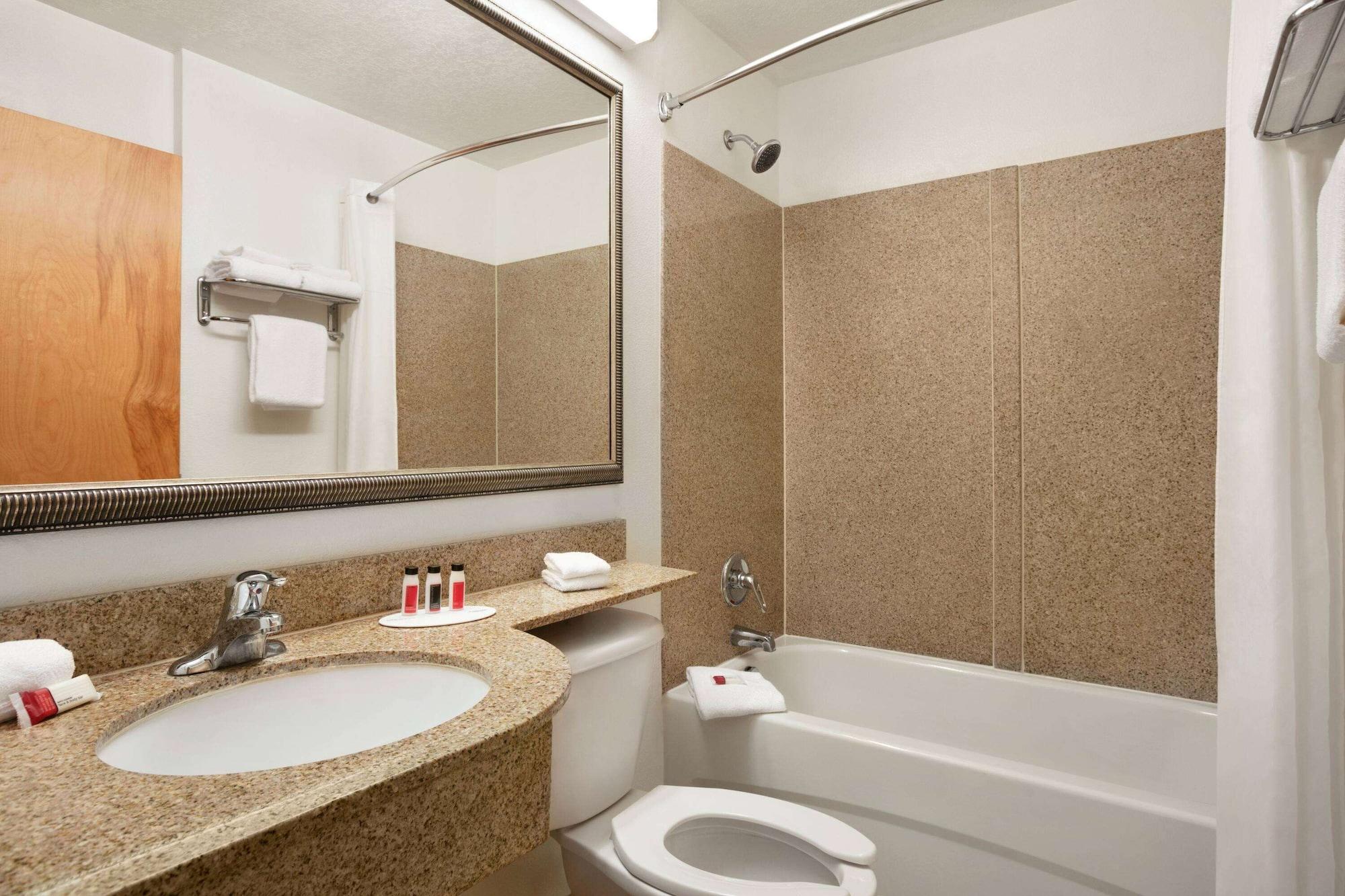 Equipamiento de Habitación Microtel Inn & Suites by Wyndham Culpeper