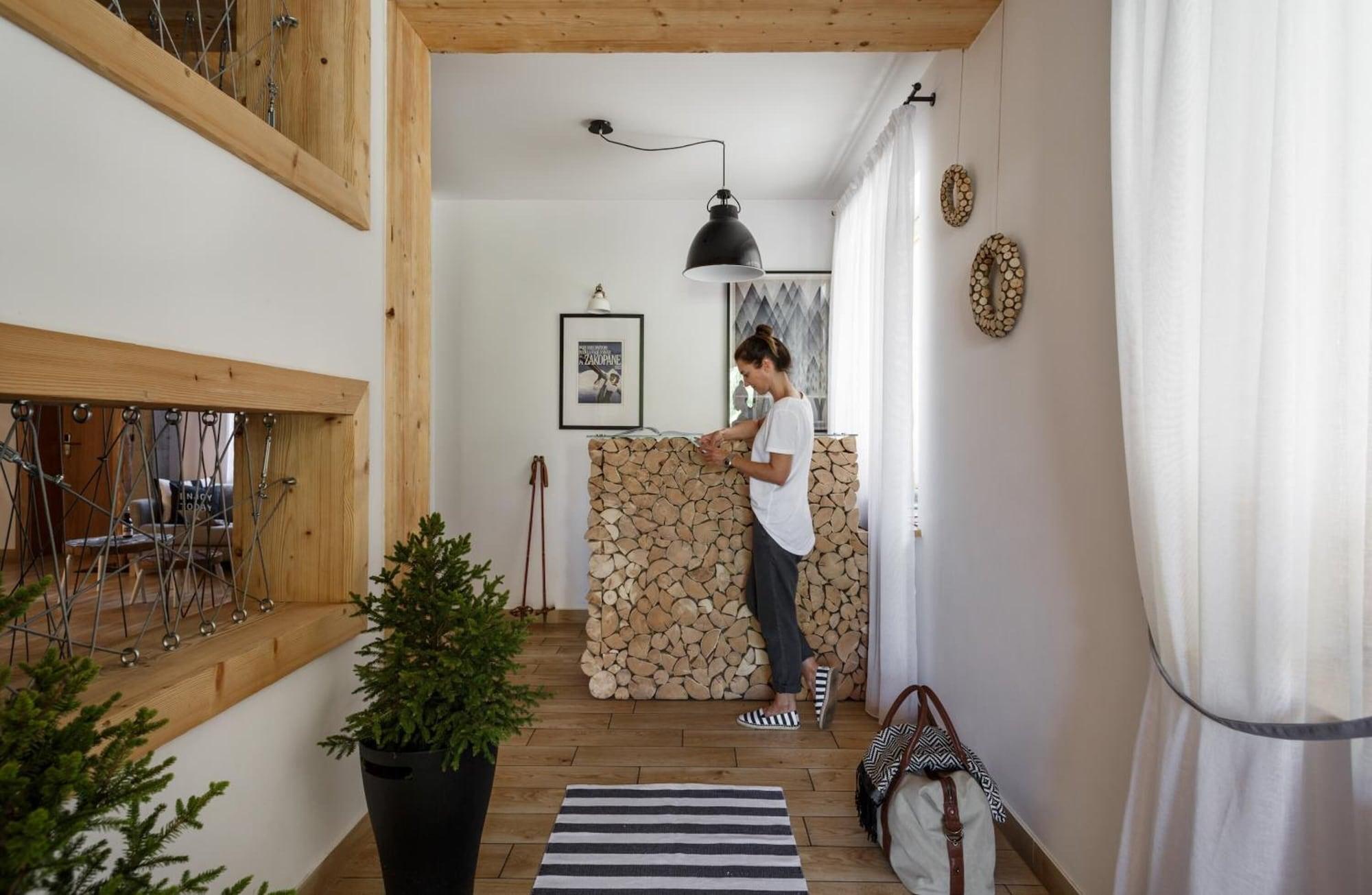 Vista Lobby Villa 11 Folk & Design