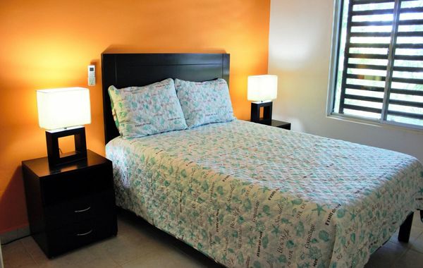 Beautiful condo in a secured community! Close to Cancun! 5 min drive to beach! - Hoteles con parque acuático en Puerto Morelos, México