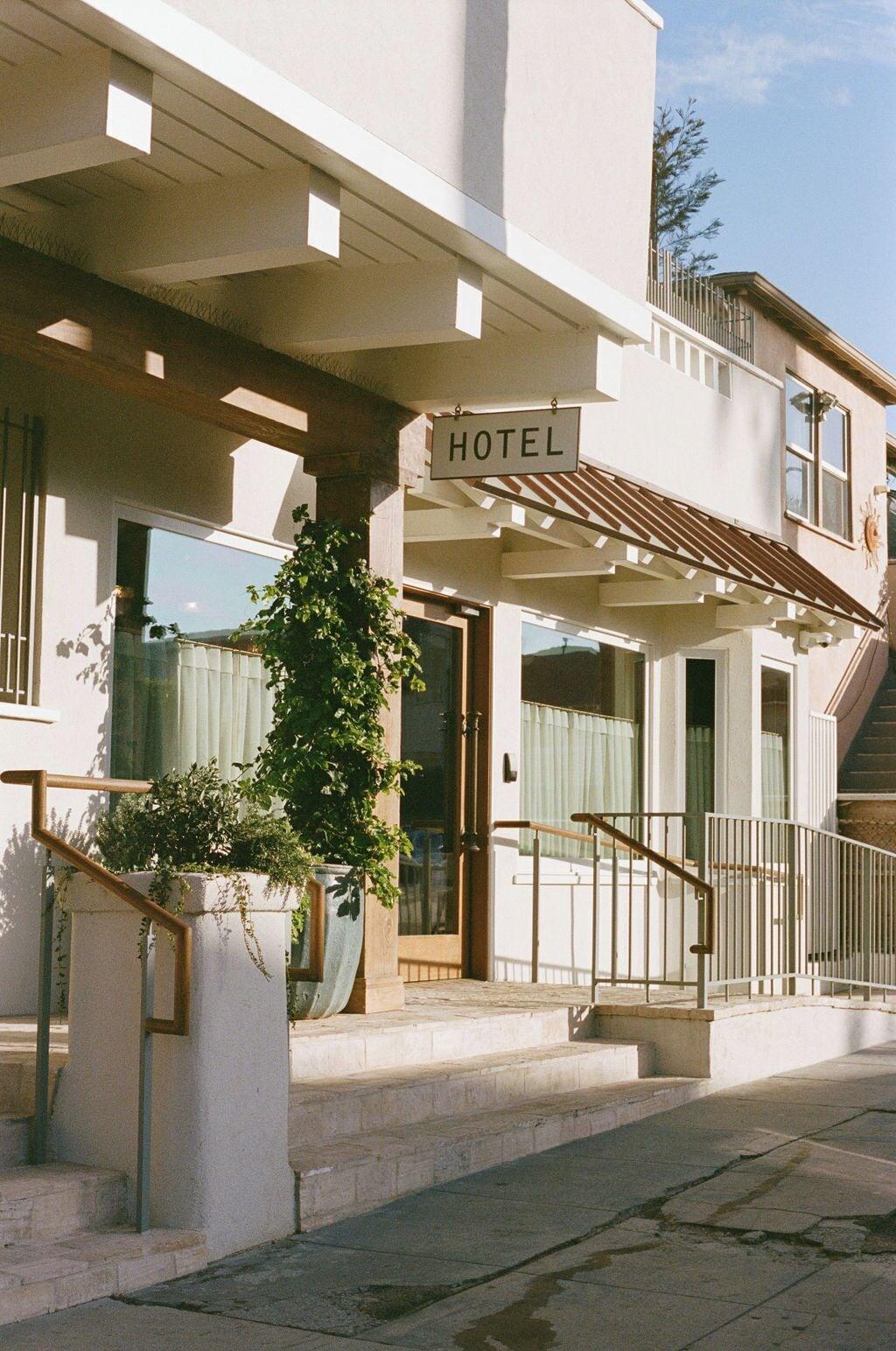 Varios Gjelina Hotel