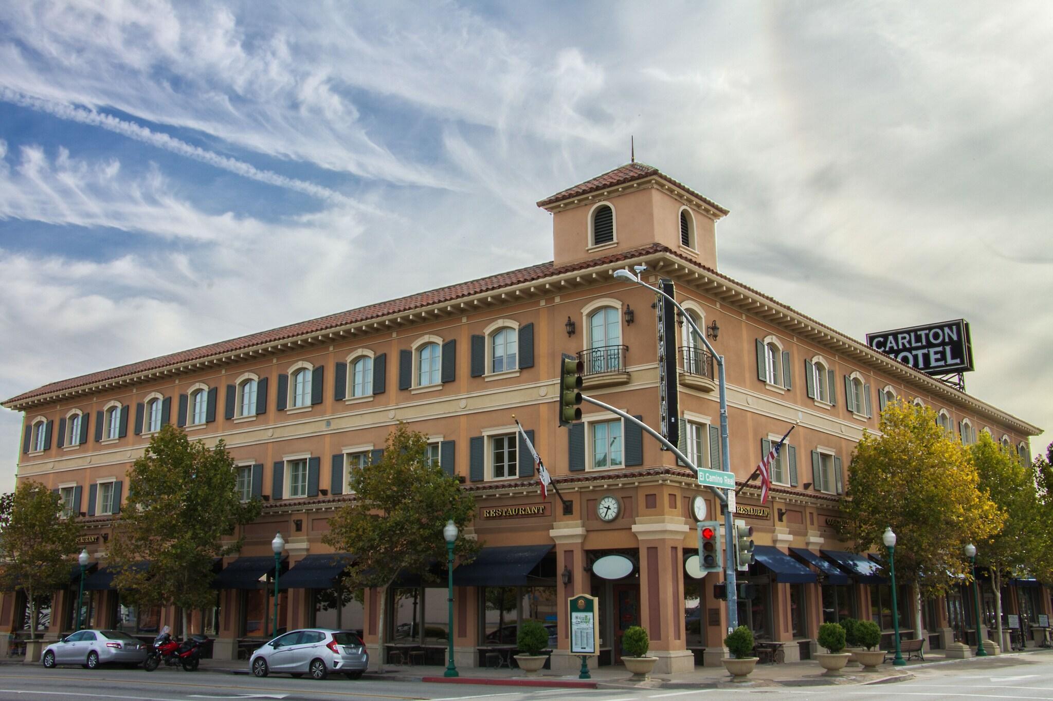 Vista Exterior Carlton Hotel