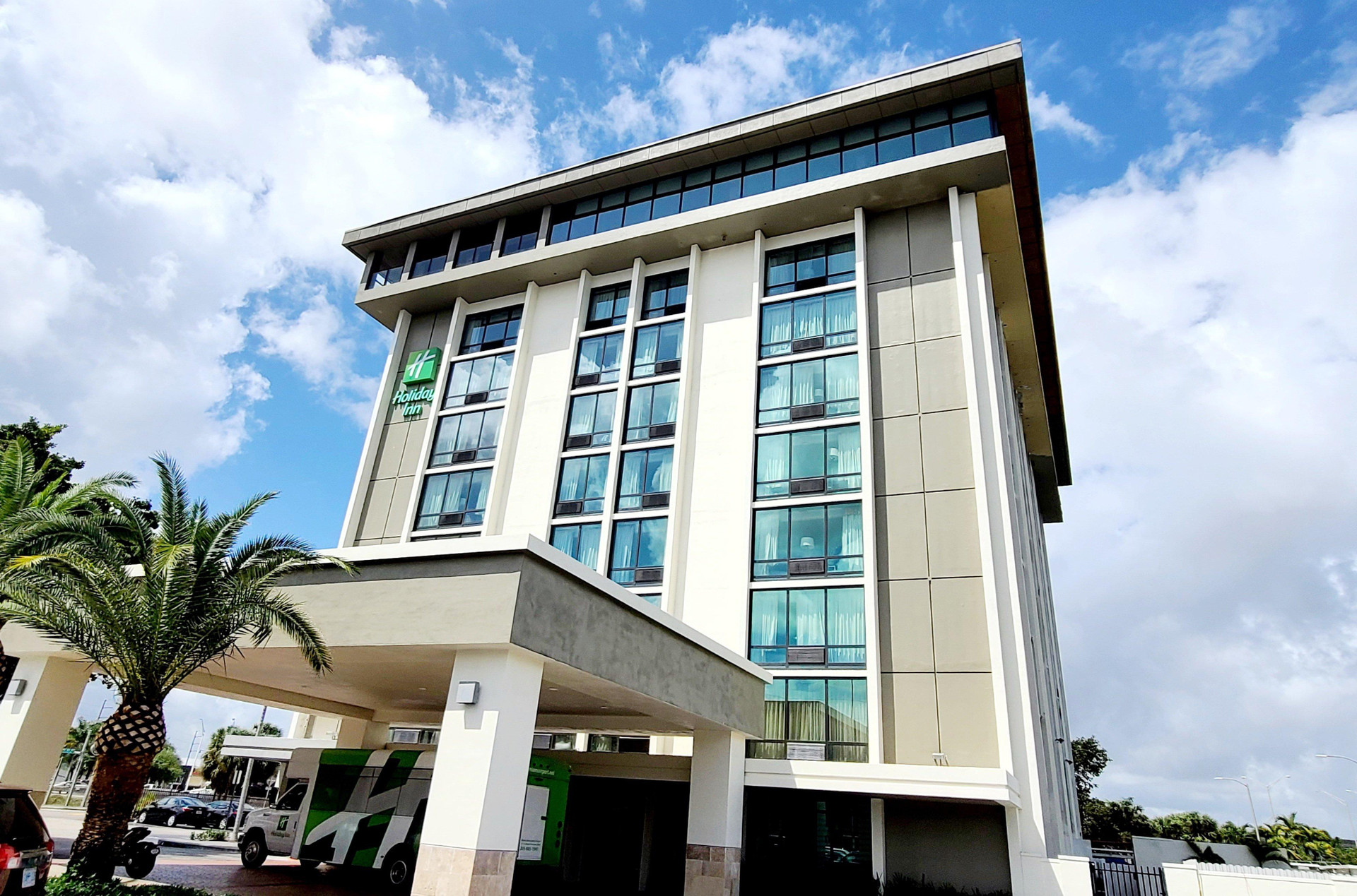 Vista Exterior Holiday Inn Miami - International Airport by IHG