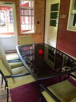 Alquiler Vacacional - Ugly Cabin, Stunning Escape – Hot Tub! Fire Pit! Fast WIFI! Sunroom! Hiking!