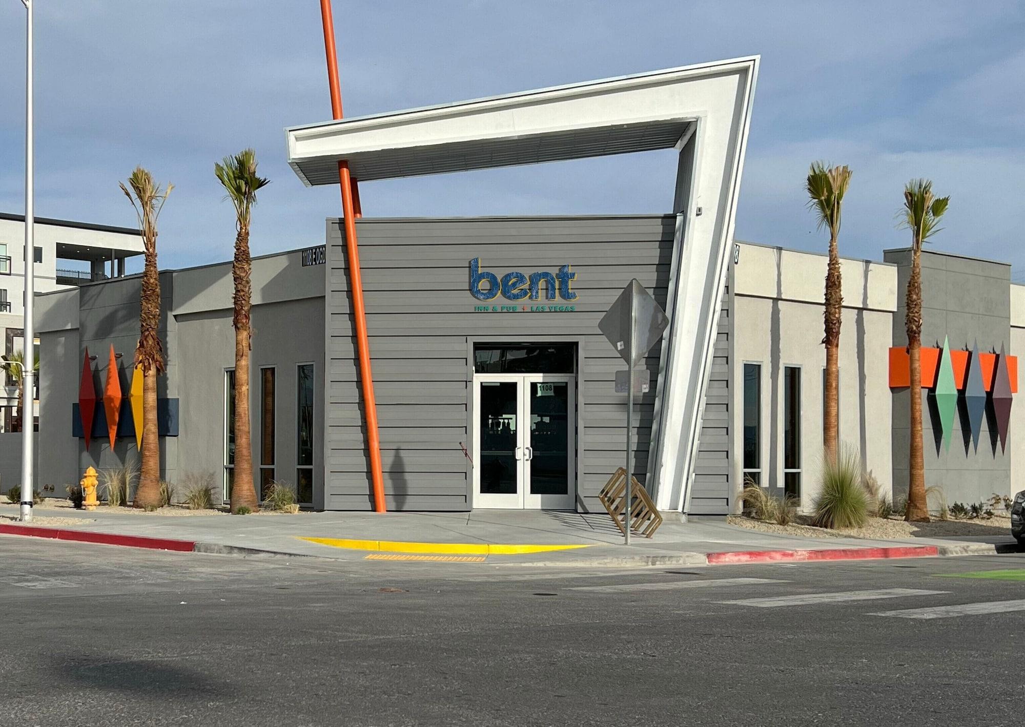 Varios Bent - A Gay, Adults Only Resort