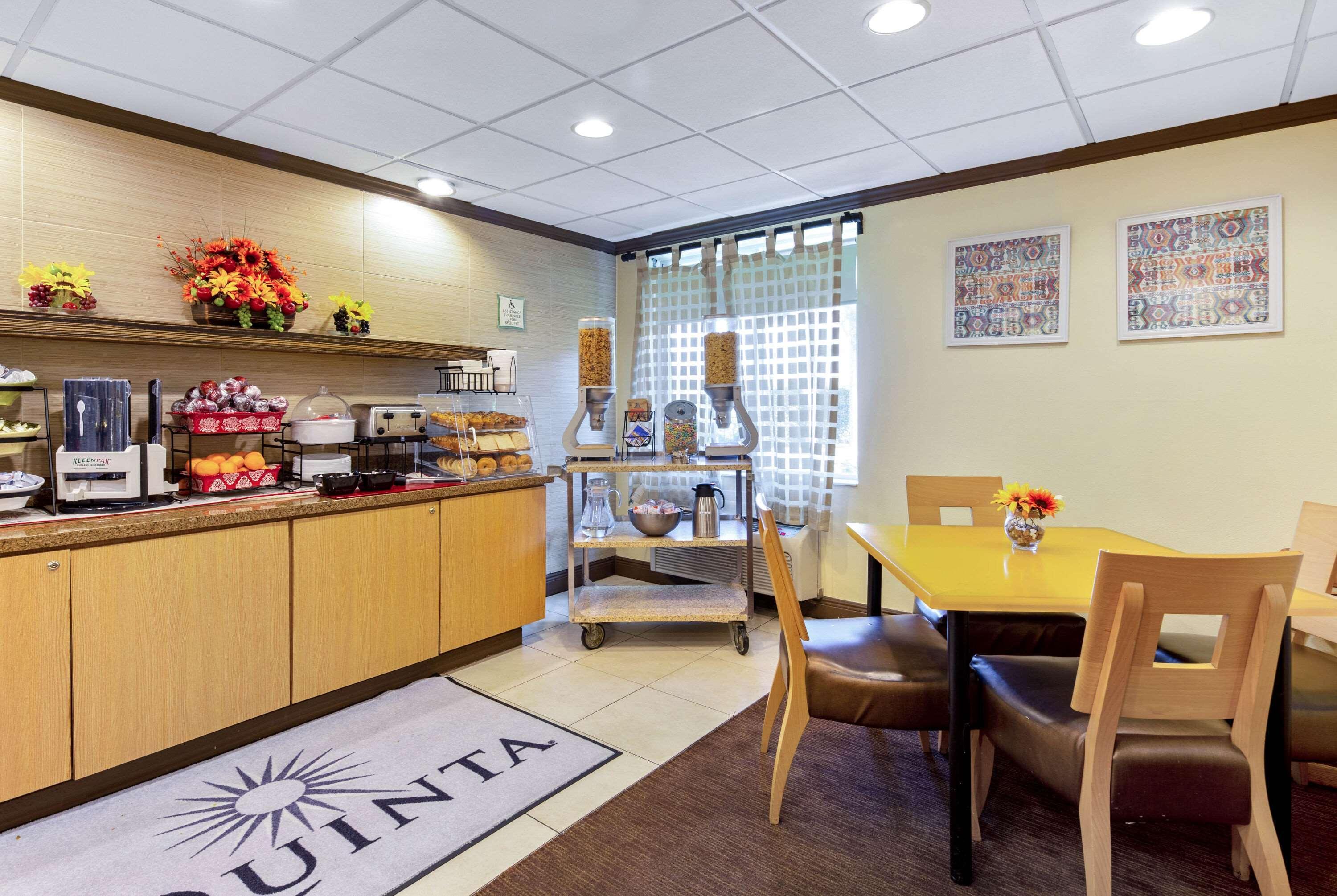 Restaurant La Quinta Inn & Suites by Wyndham Miami Cutler Bay