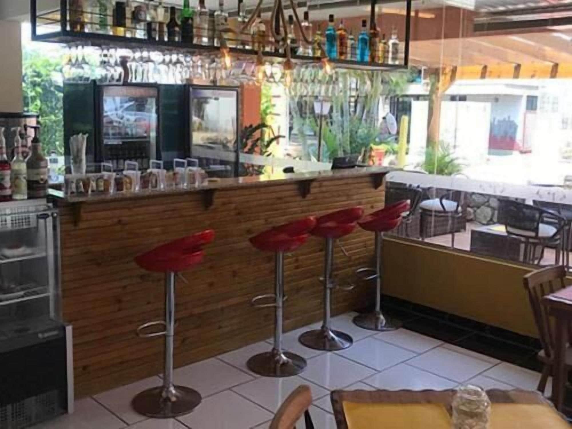 Bar/Salón Apart Hotel Fênix