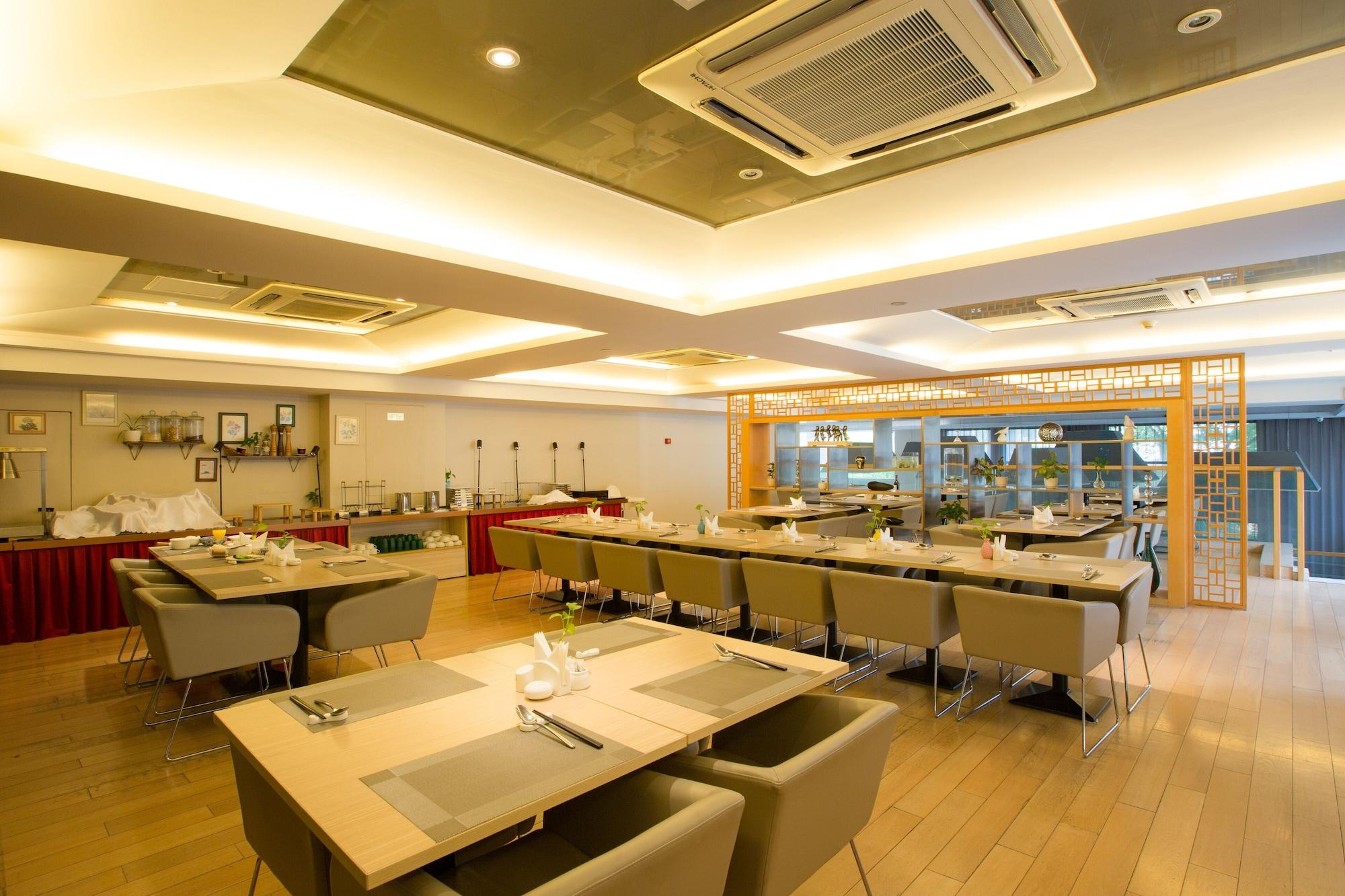 Restaurant Modena by Fraser New District Wuxi