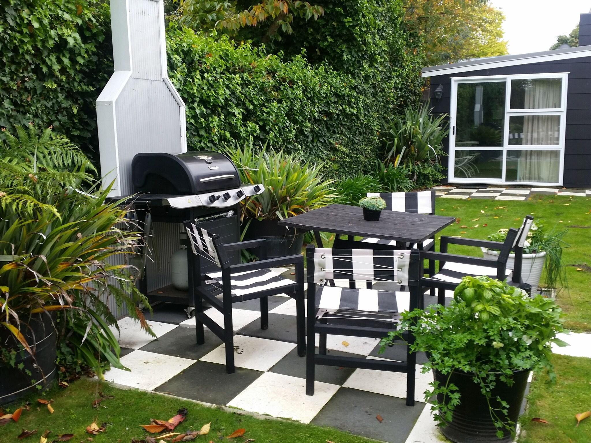 Vista Exterior The Lake Motel