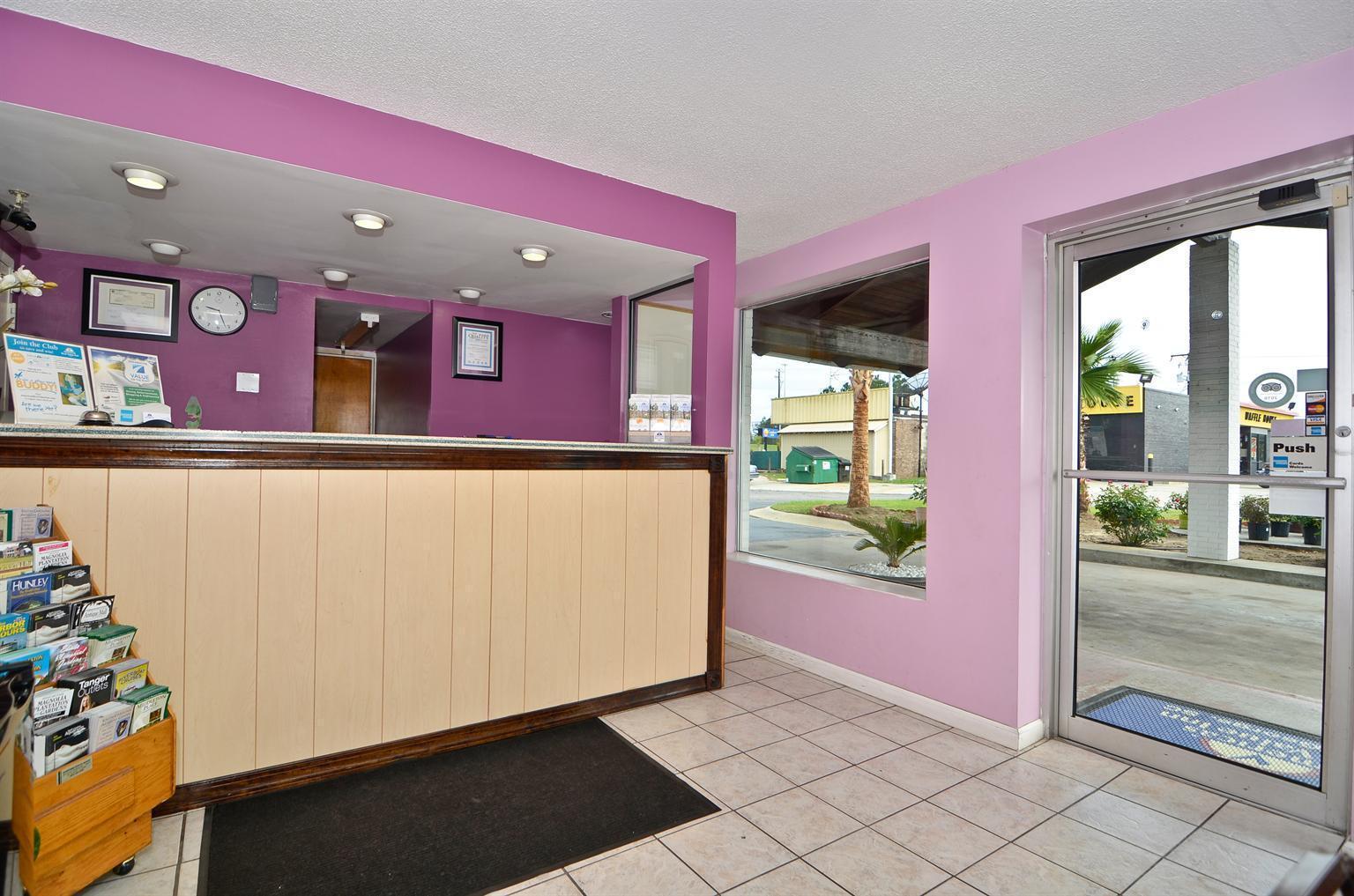 Vista Lobby Americas Best Value Inn St. George, SC