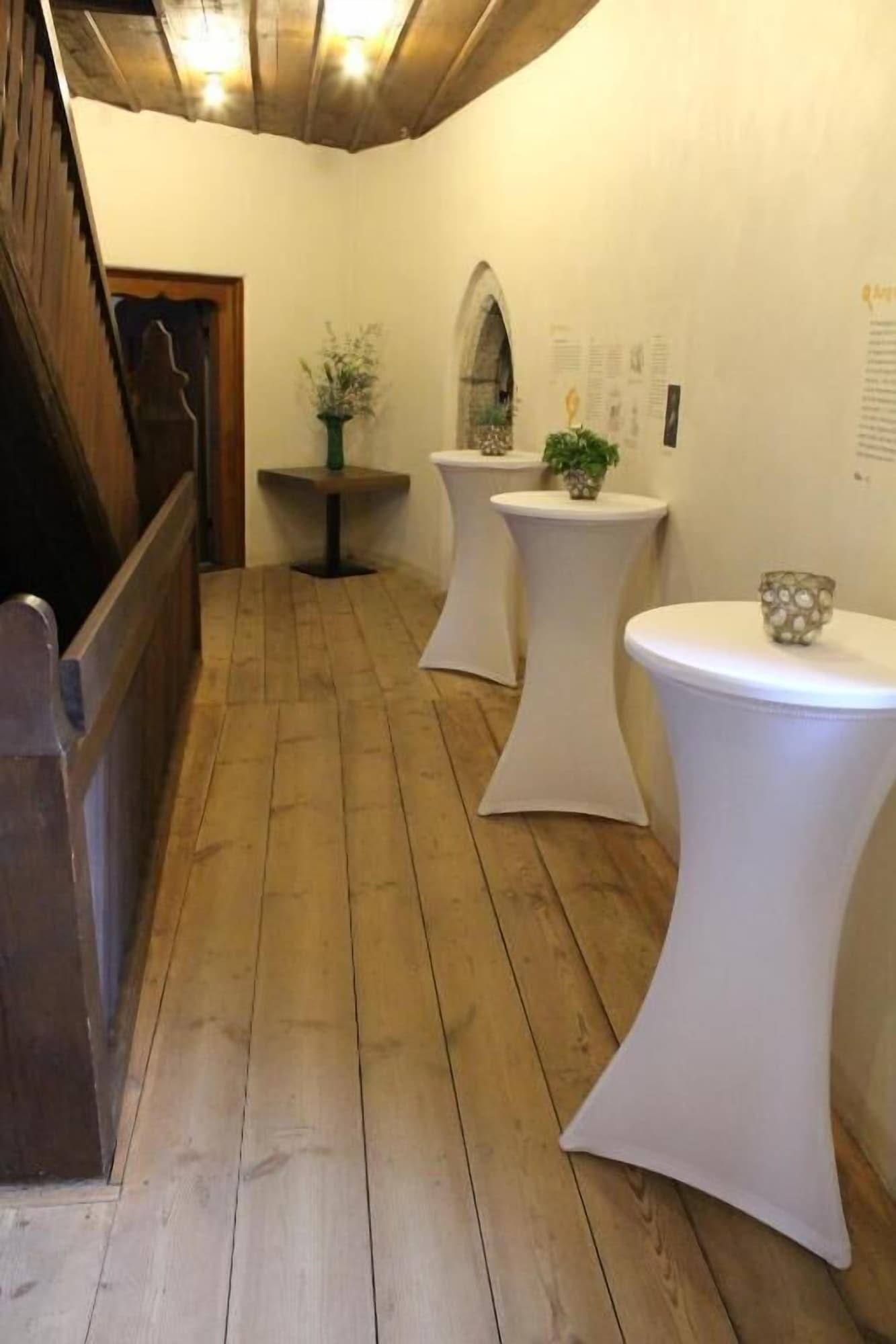 Comodidades del Alojamiento HotelBurg Falkenberg