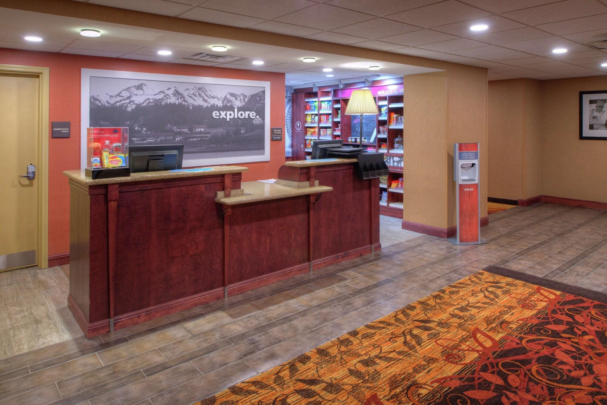 Vista Lobby Hampton Inn & Suites Rifle