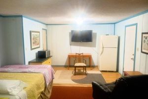 Alquiler Vacacional - Charming 2-bedroom hotel suite with AC, WiFi in enchanting Searchlight