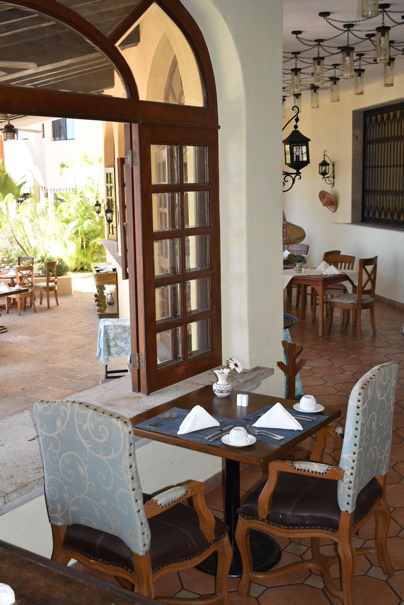 Restaurant Casa del Mar Condos