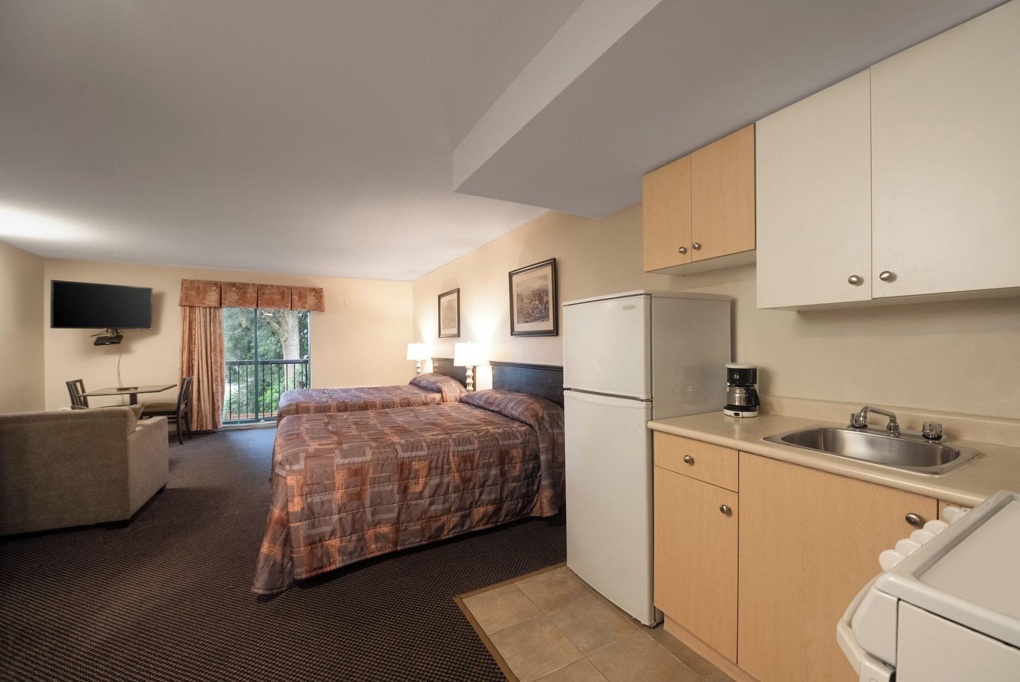 Varios Canadian Inn