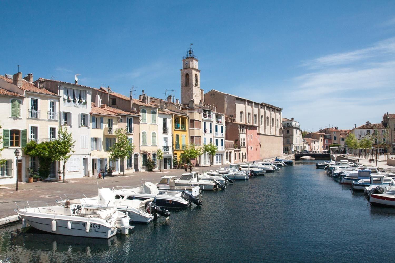 Varios Hôtel Martigues Le 5