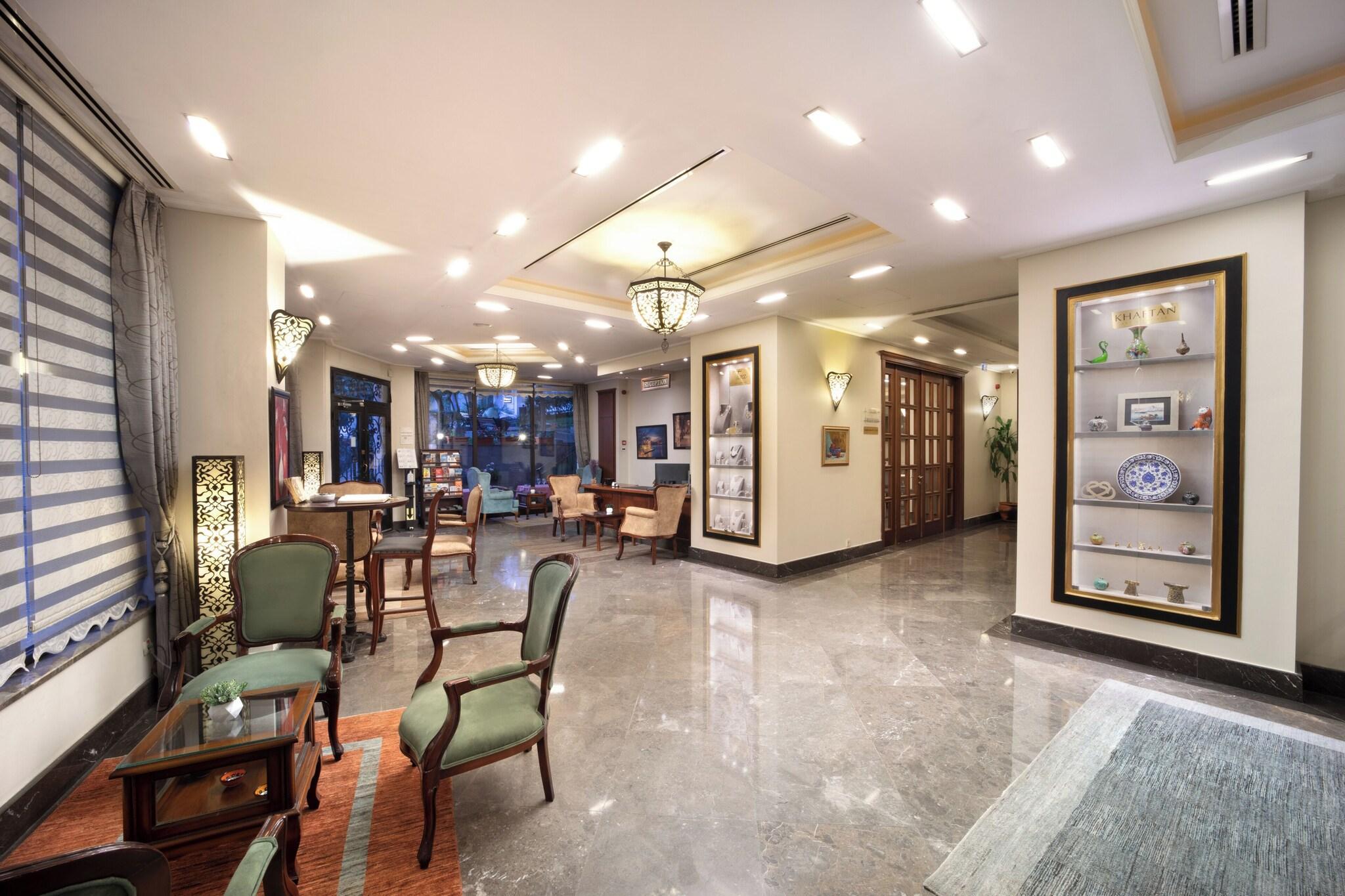 Vista Lobby Recital Hotel
