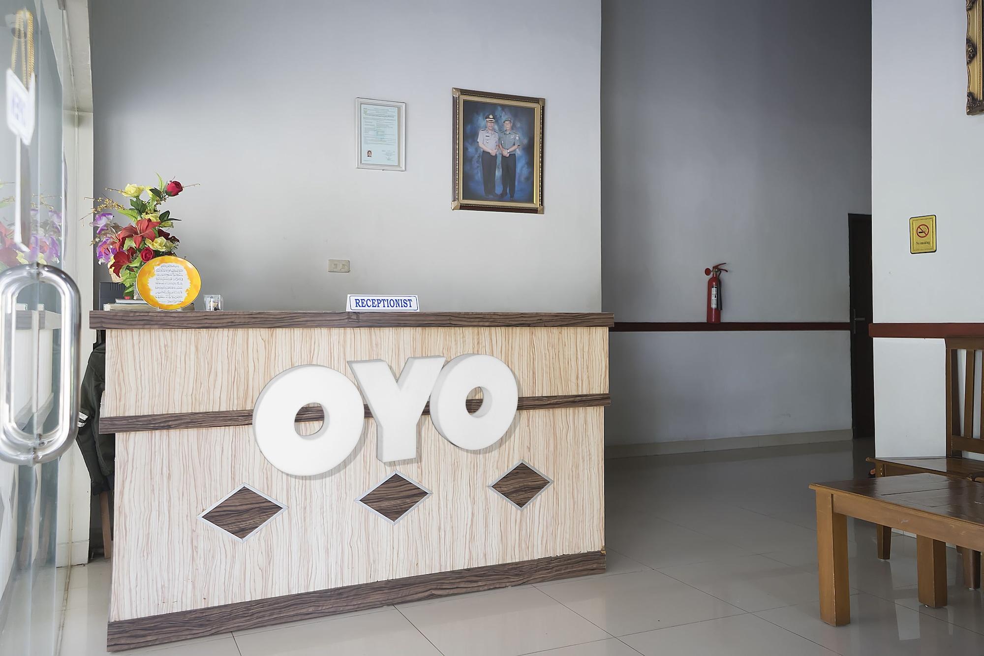 Vista Lobby OYO 1283 Guest House Loemajan