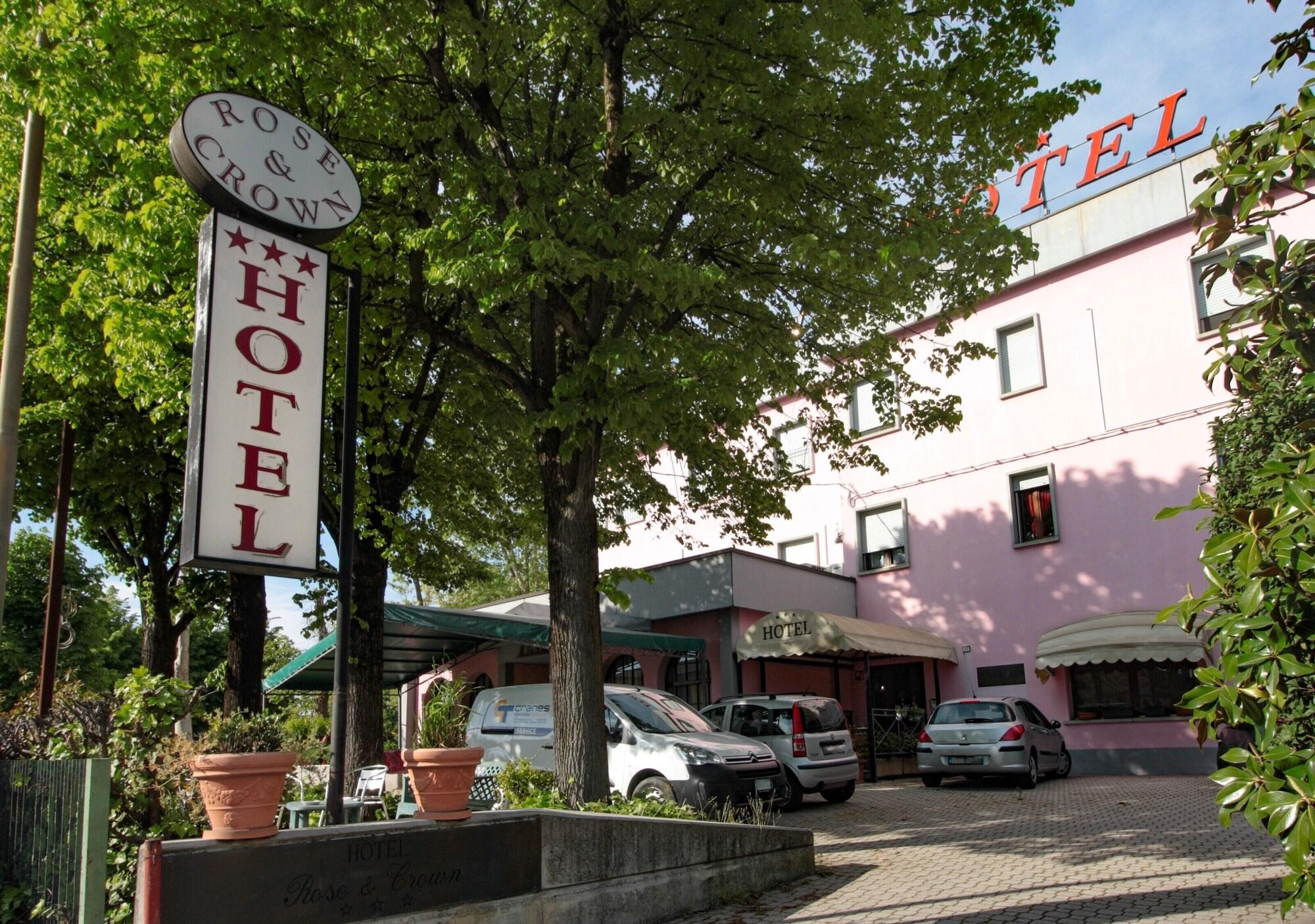 Vista Exterior Hotel Rose & Crown