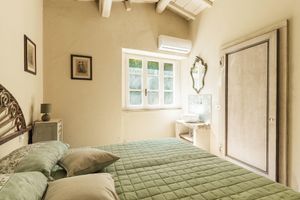Alquiler Vacacional - 7BR Tuscan Oasis with Pool