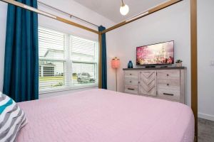 Alquiler Vacacional - Gorgeous 4 Bd w/ Pool at Storey Lake Resort 4277