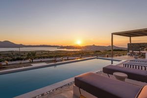 Alquiler Temporario - 4-Bedroom Villa in Milos, Seaview and Sunset view, Private Pools