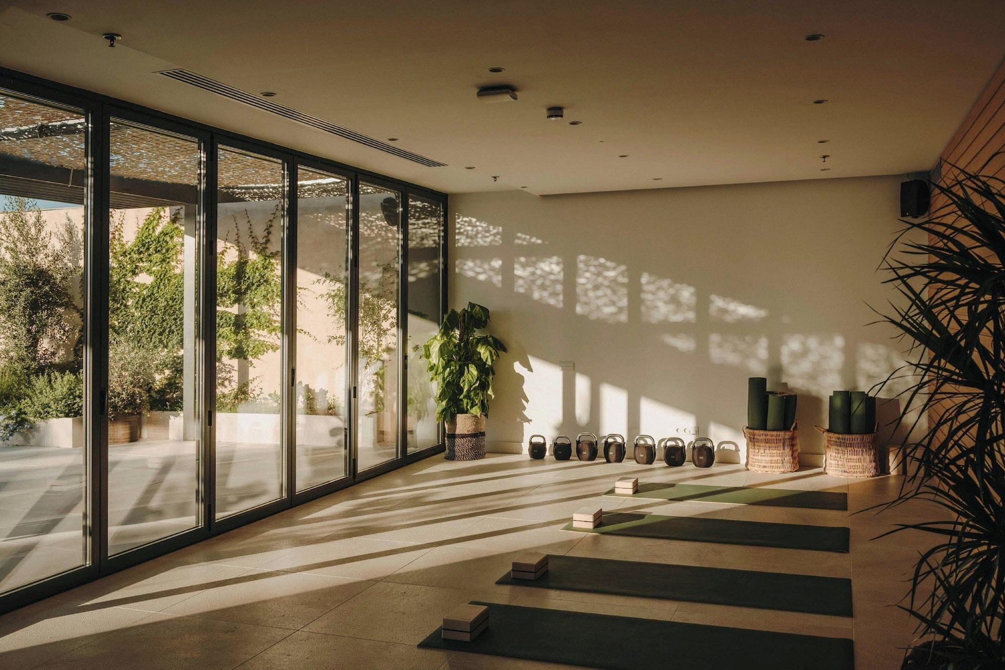 Gimnasio Sabàtic, Sitges, Autograph Collection