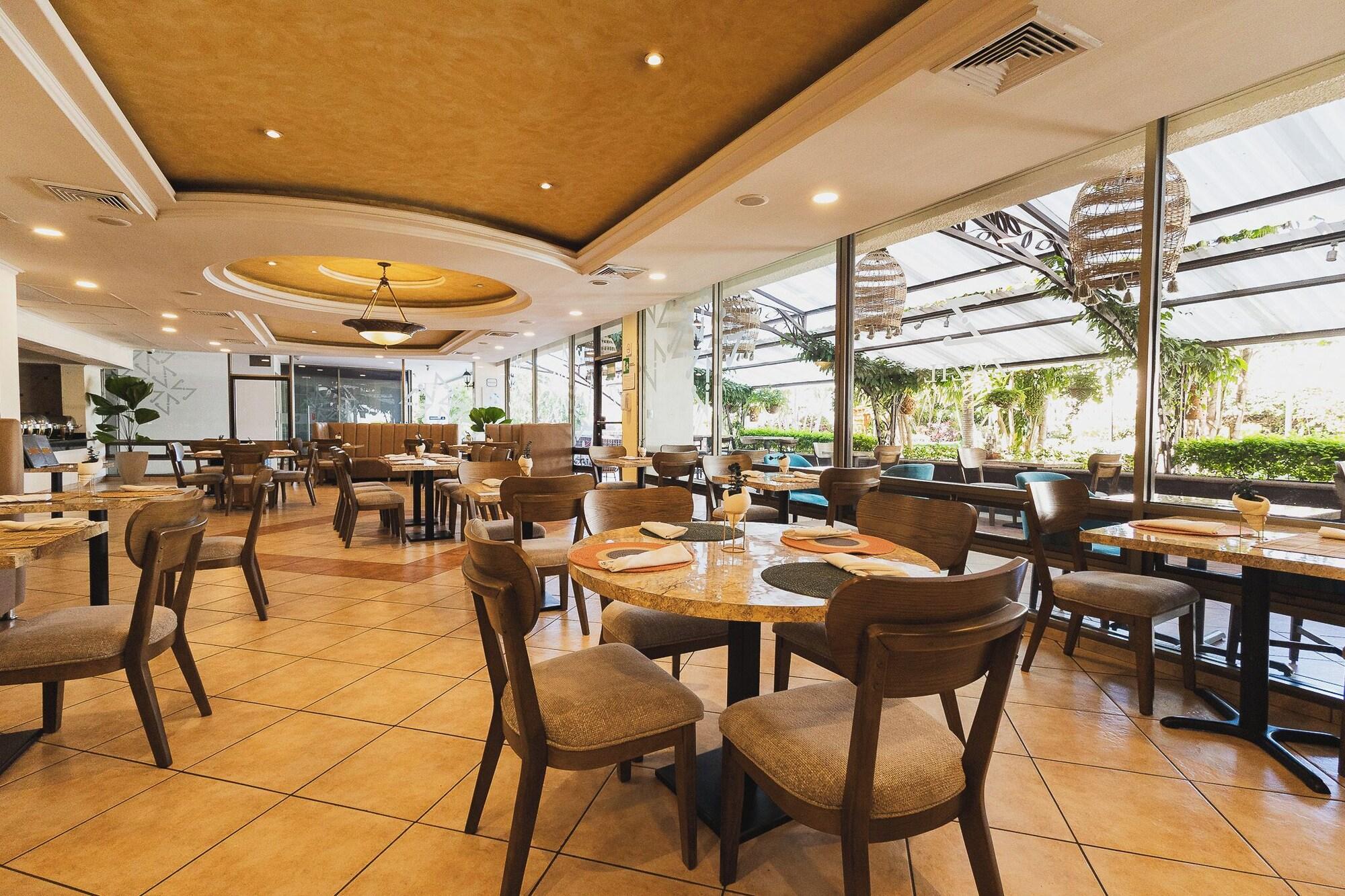 Restaurant Hotel Honduras Maya