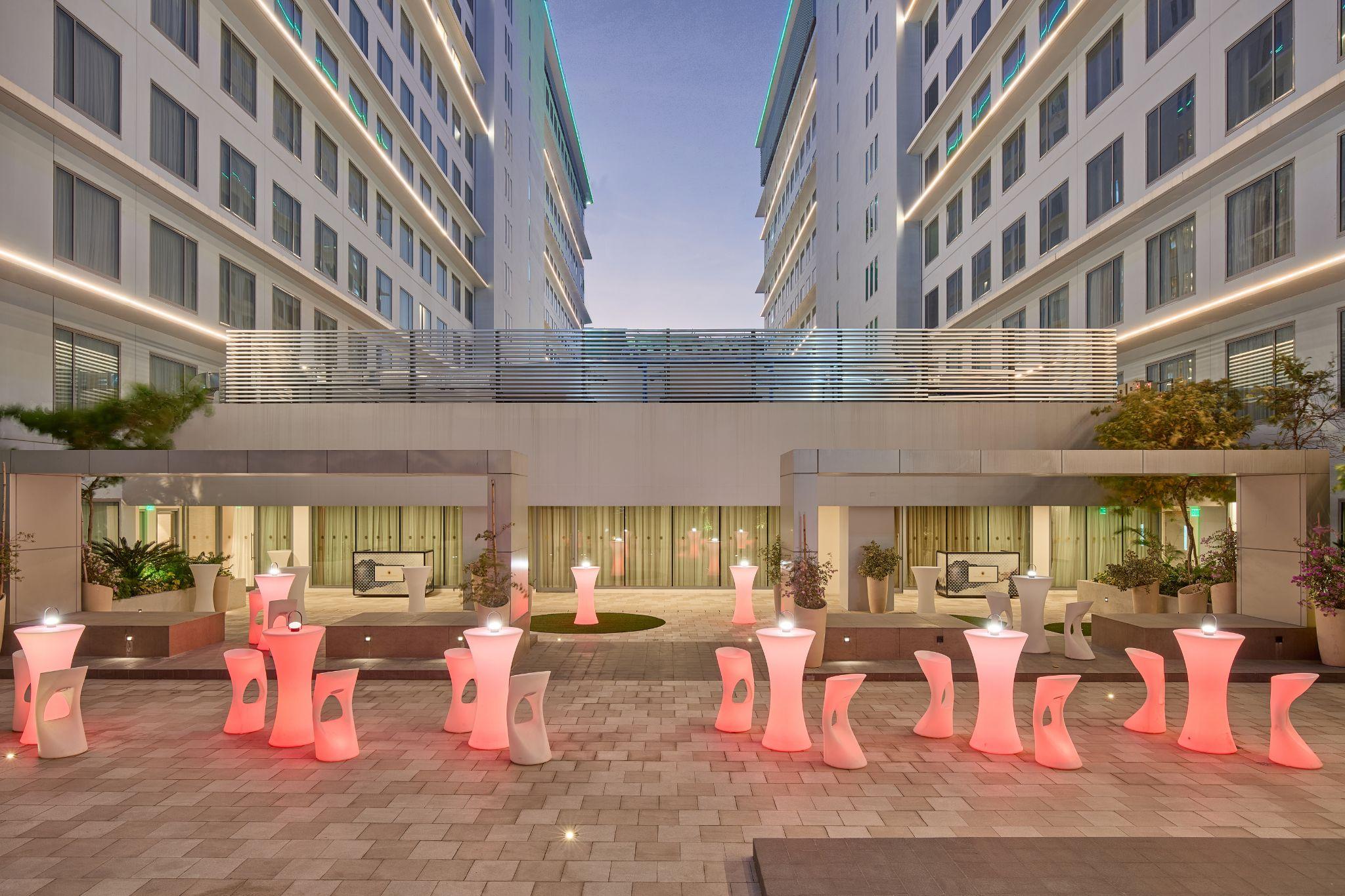 Centro de Negocios Grand Westside Manila Bay