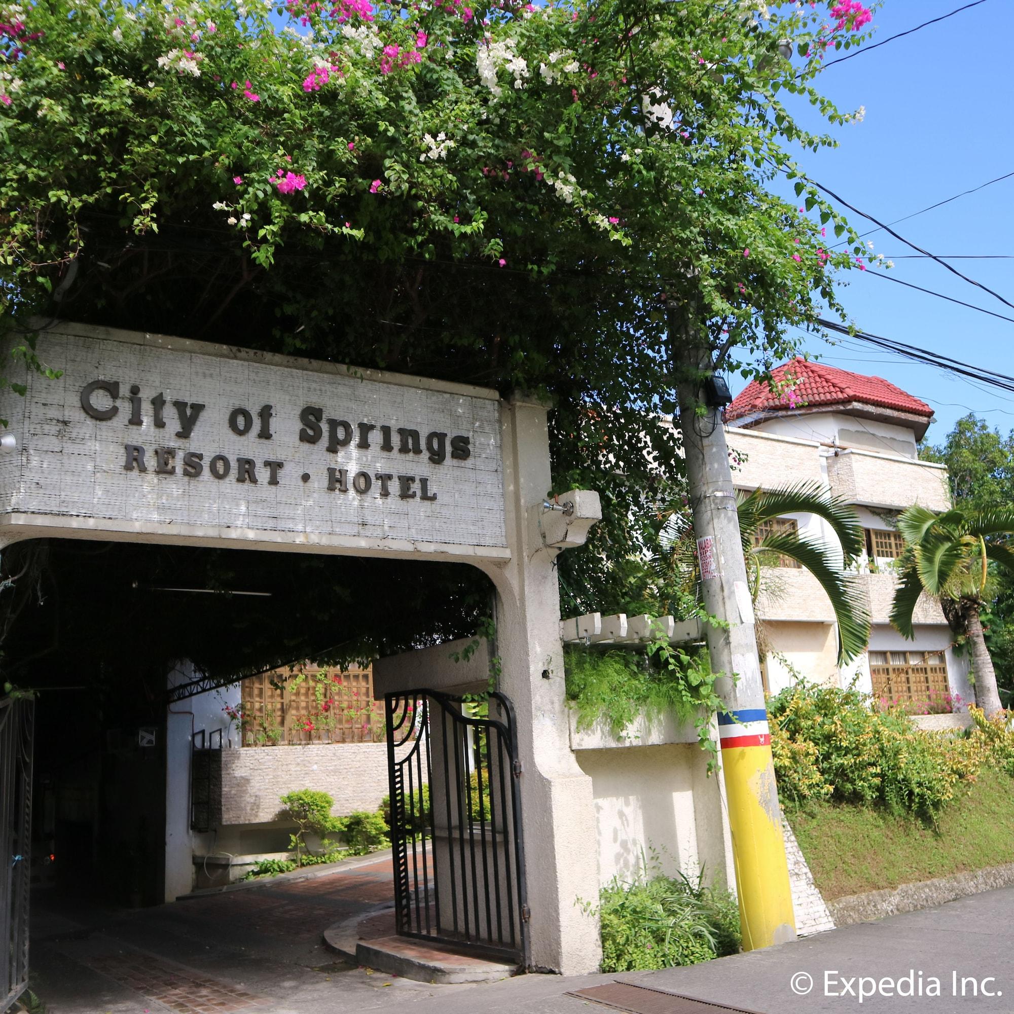 Vista Exterior City of Springs Hotel