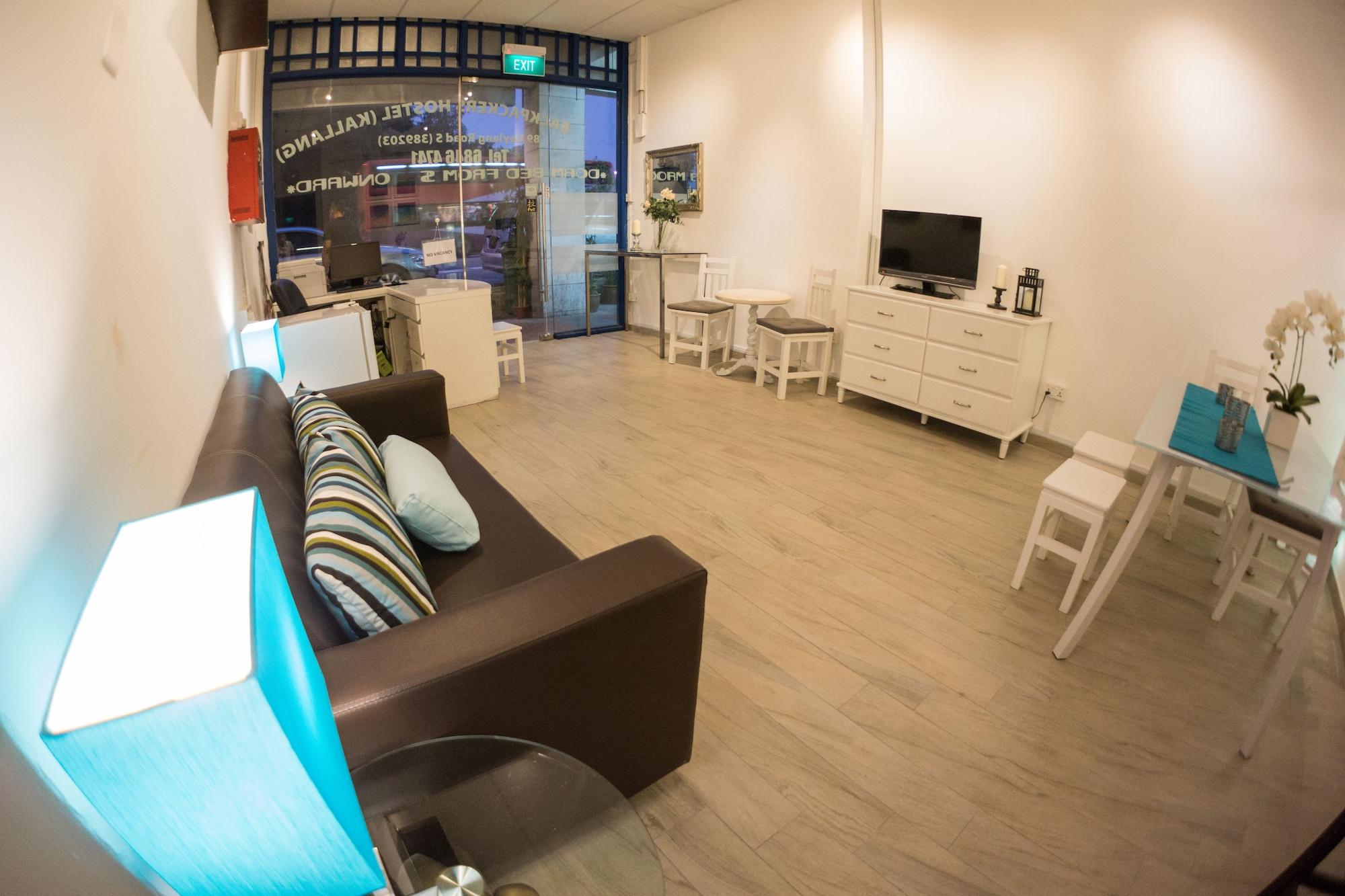 Varios Ark Hostel