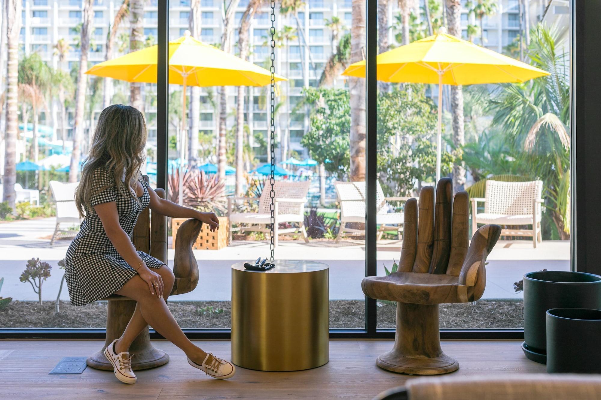 Vista Lobby Town and Country San Diego